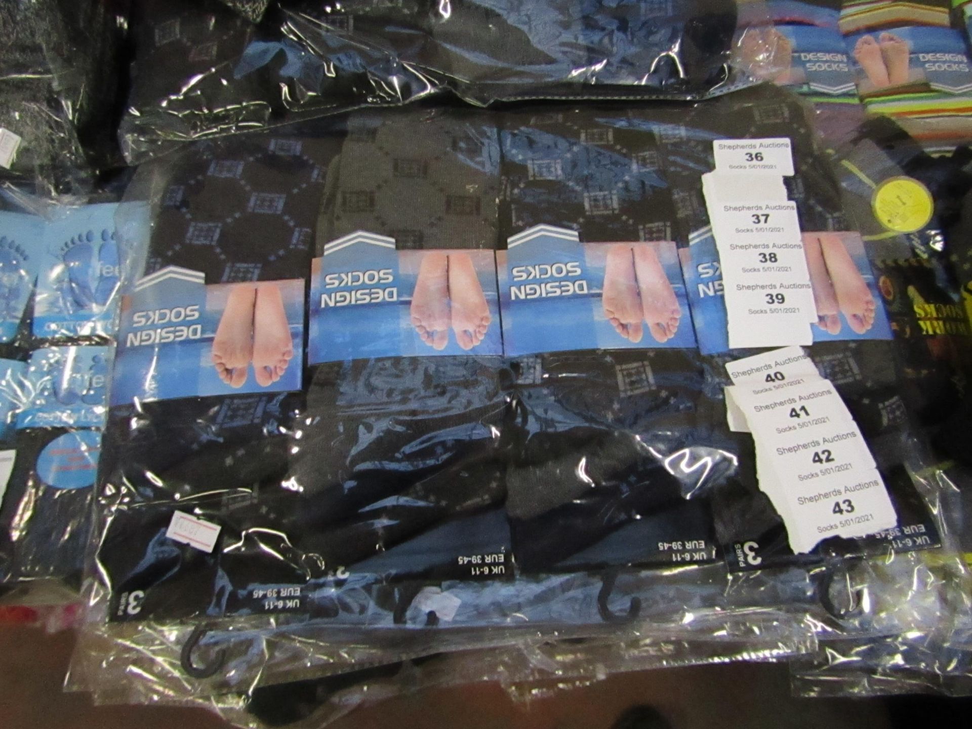 PK of 12 Mens Design Socks Size 6-11 New & Packaged