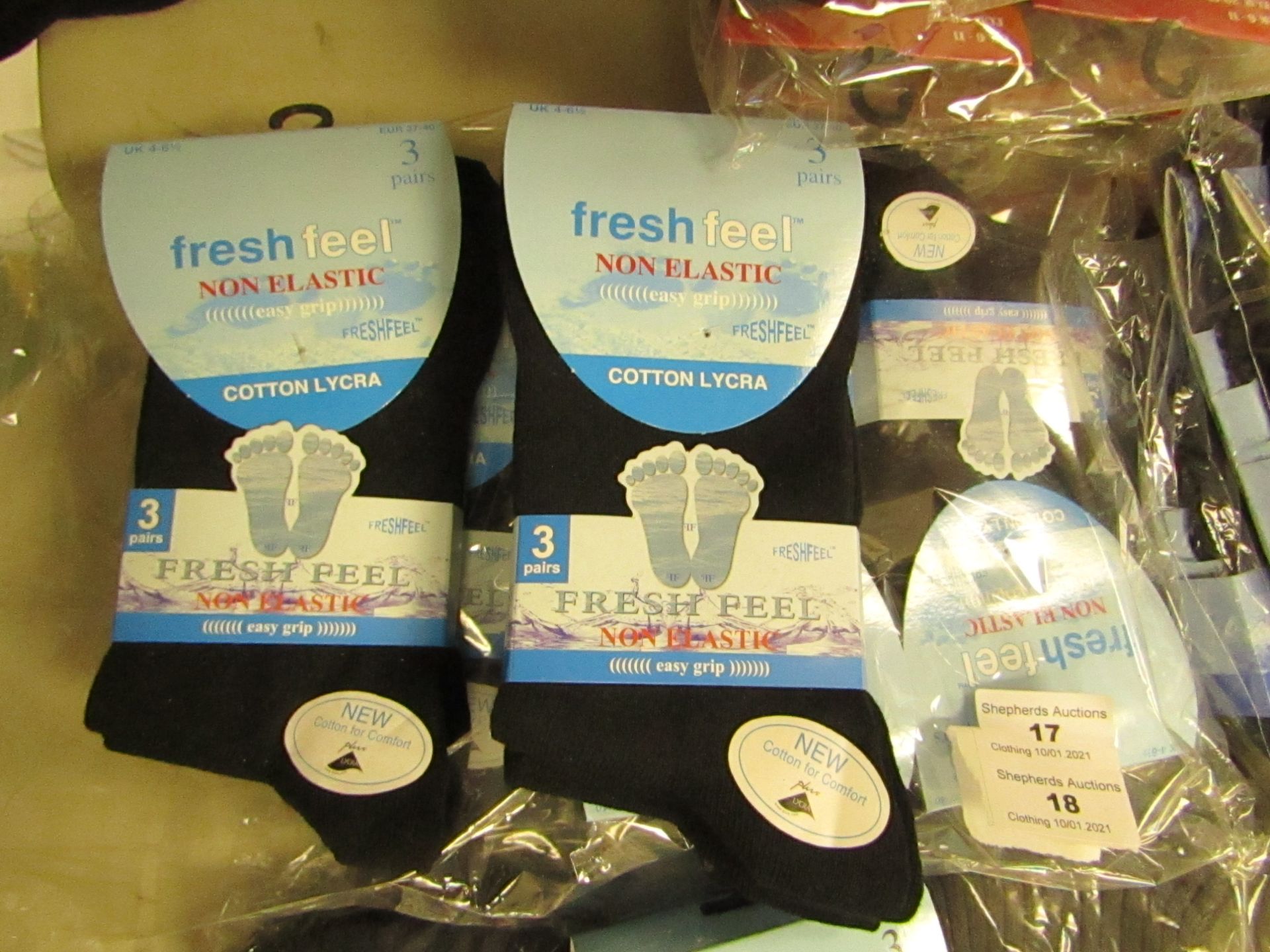 12 X Pairs of Ladies Fresh Feel Socks Size 4.6.5 New in Packaging