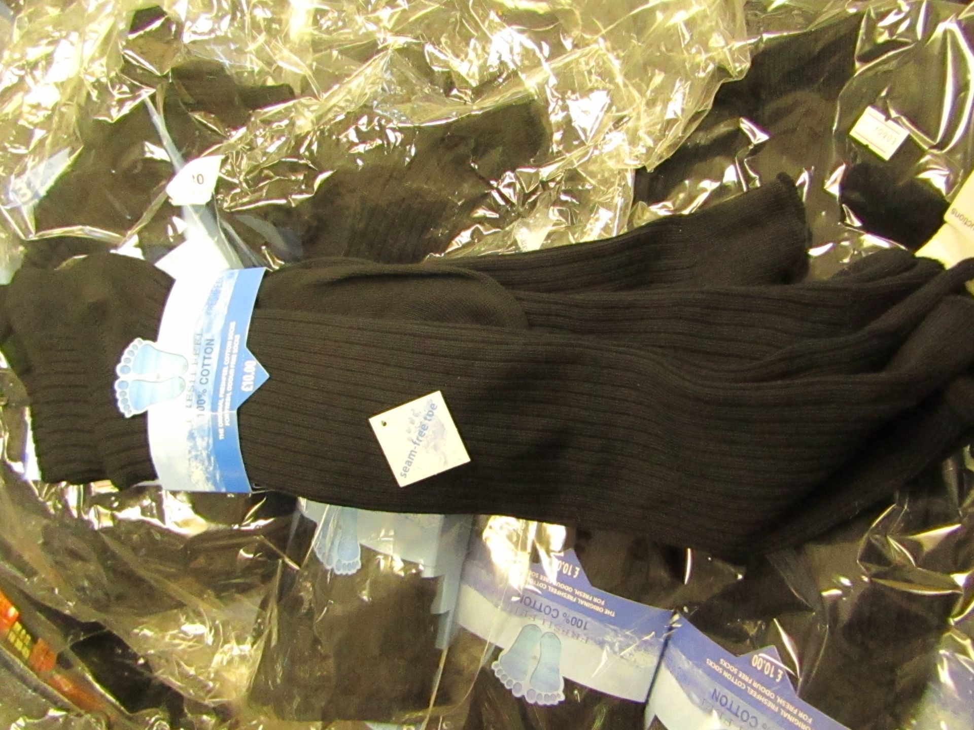 12 X Pairs of Mens Long Fresh Feel Socks Size 6-11 New in Packaging