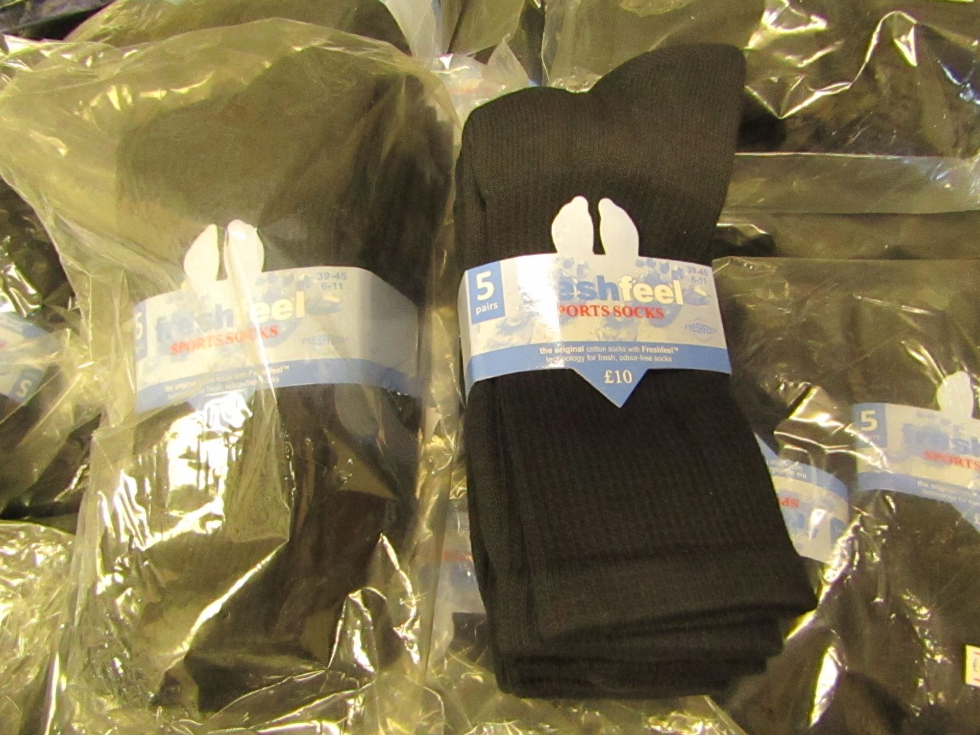 12 X Pairs of Fresh Feel Mens Sport Socks Size 6-11 New in Packaging