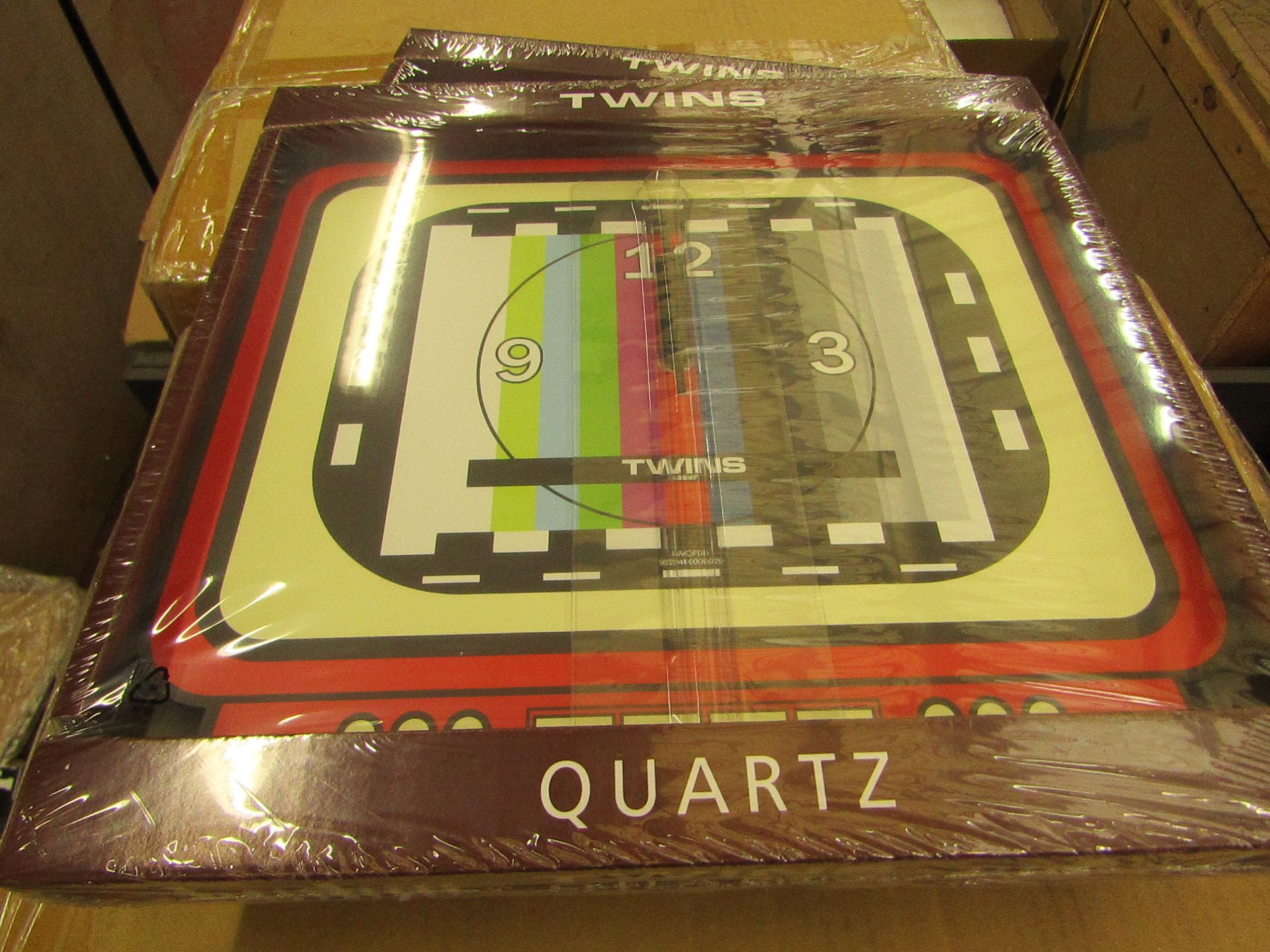 Twins Quartz Retro Style Wall Clock. New & Packaged