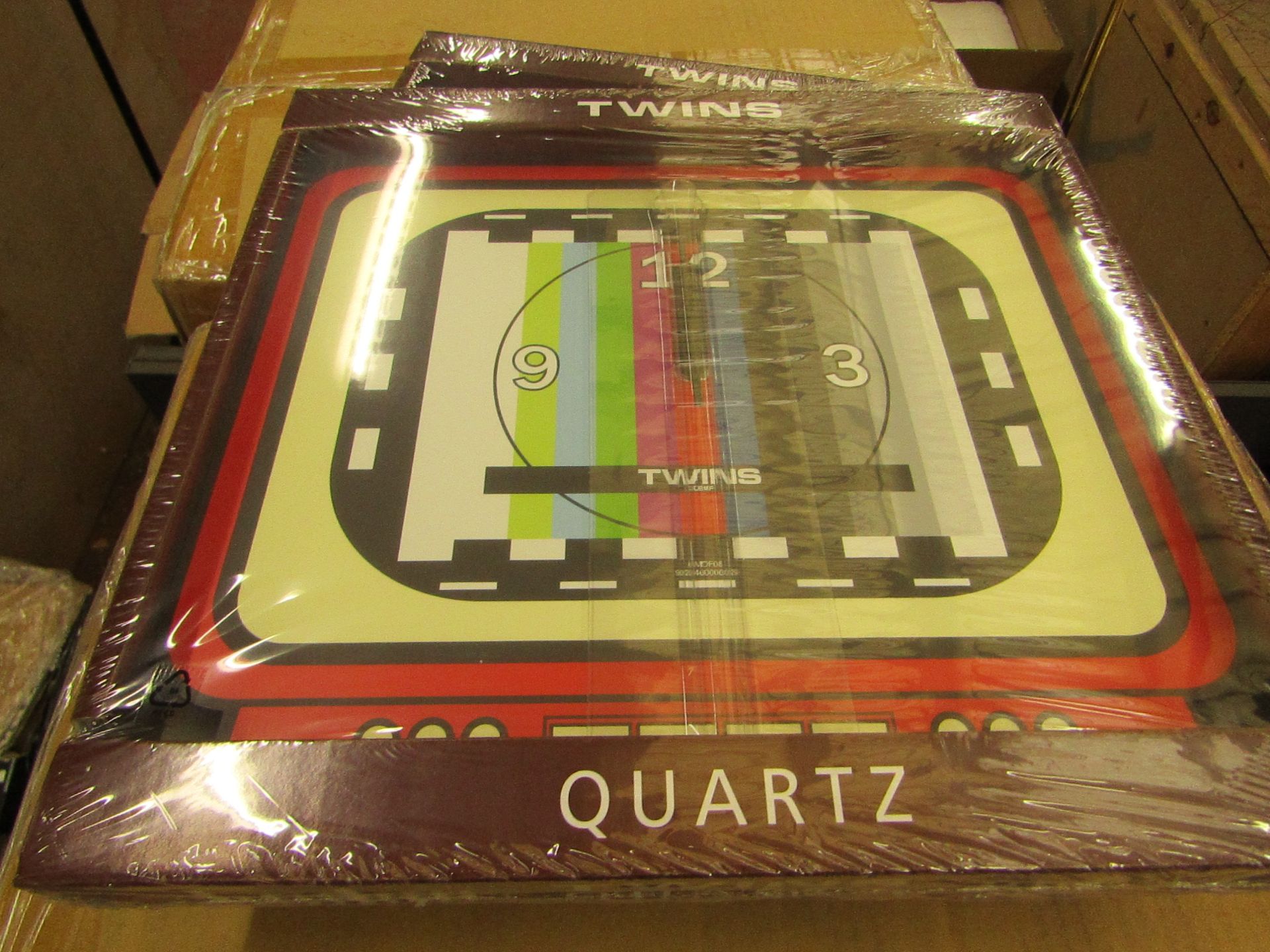 Twins Quartz Retro Style Wall Clock. New & Packaged