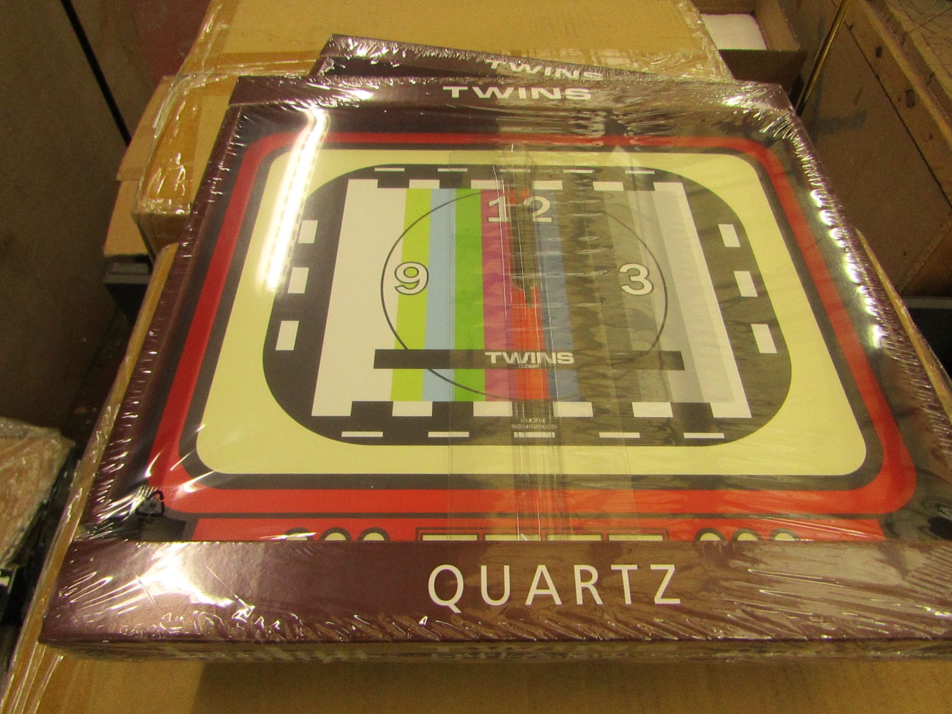 Twins Quartz Retro Style Wall Clock. New & Packaged