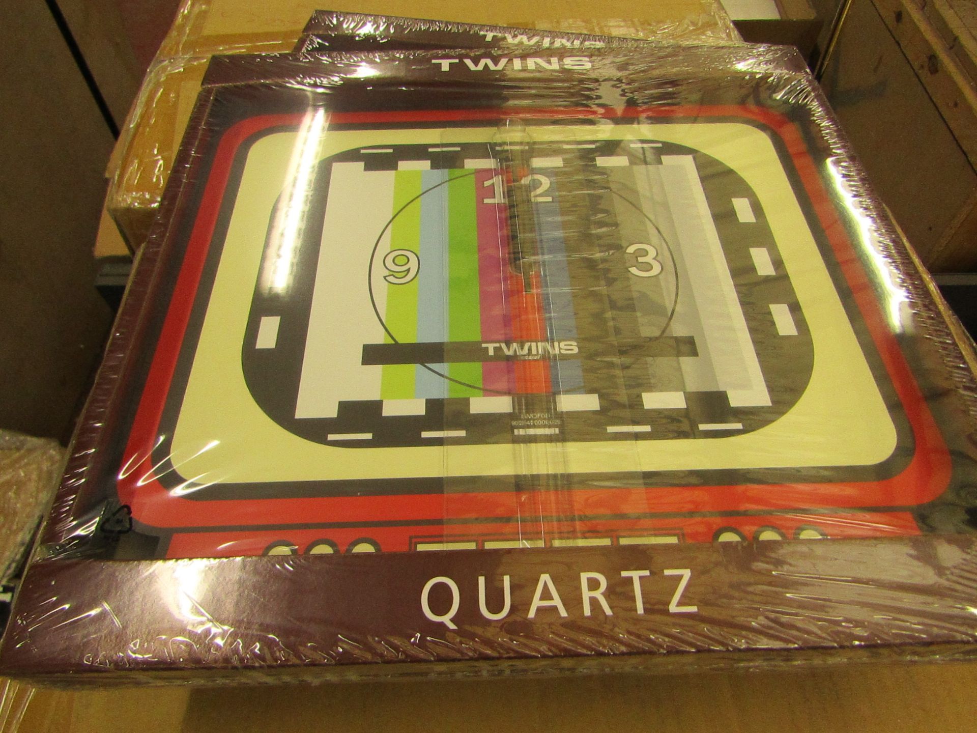 Twins Quartz Retro Style Wall Clock. New & Packaged