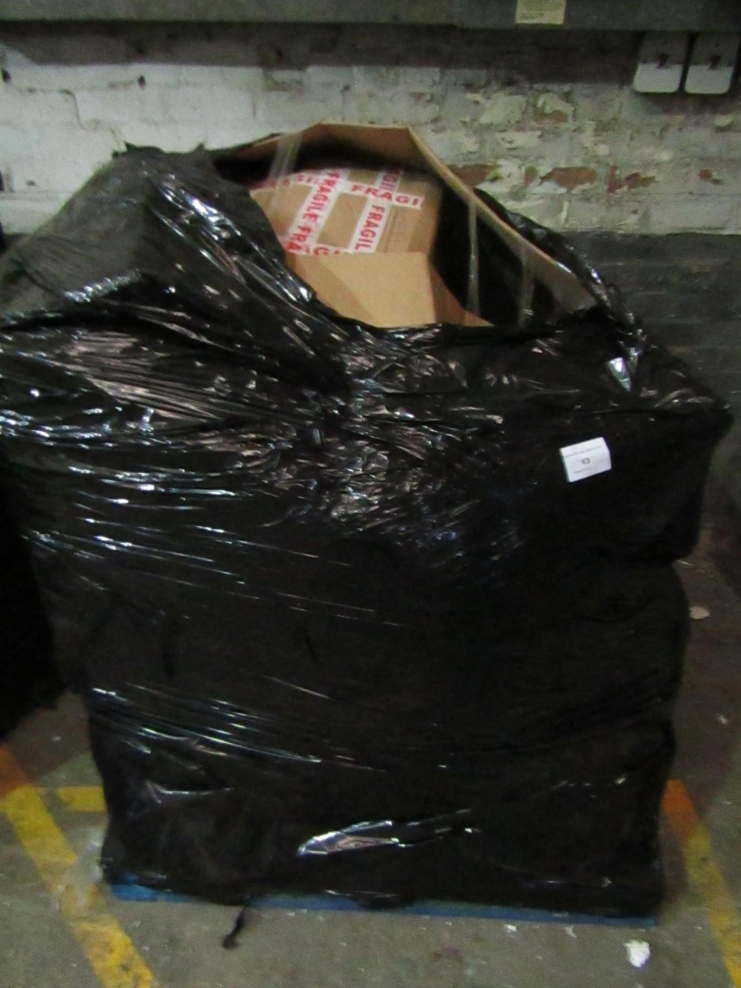 | 1X | PALLET OF APPROX 10 - 20 RAW RETURN  YAWN AIR BEDS, MAY CONTAIN OTHER ITEMS AND SOME MAY BE