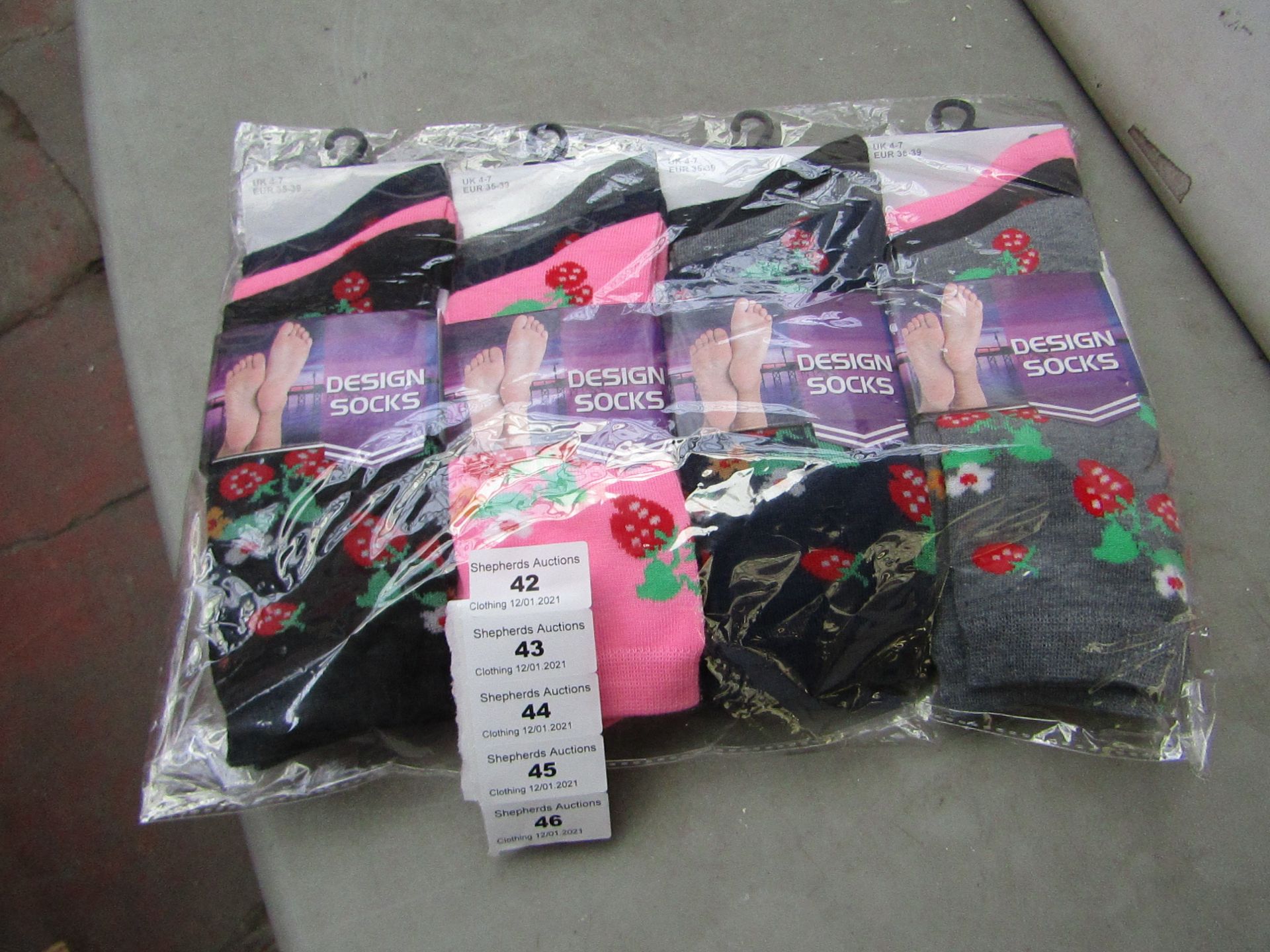 12 X Pairs of Ladies Design Socks Size 4-7 New in Packaging