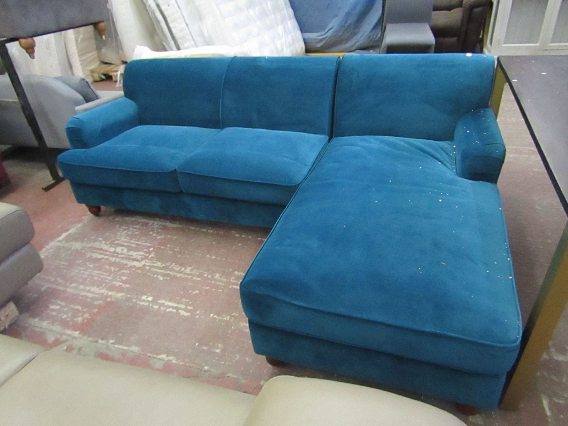 | 1x | MADE.COM ORSON SEAFOAM BLUE VELVET CHAISE END CORNER SOFA | VERY GOOD CONDITION | RRP£999 |