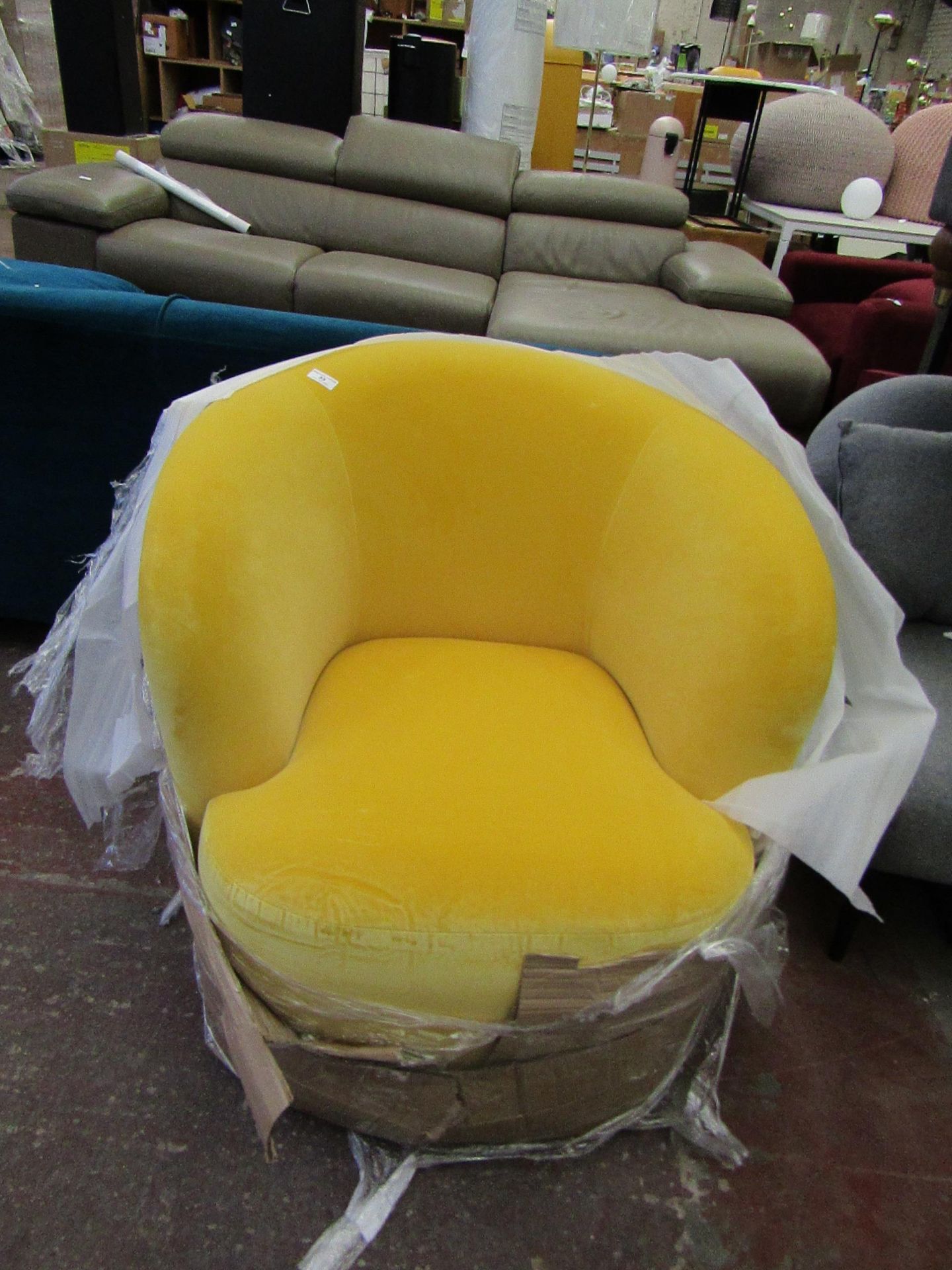 | 1X | SWOON RITZ PRIMROSE VELVET TUB CHAIR | IN GOOD CONDITION BUT APPEARS A BUT FADED ON THE