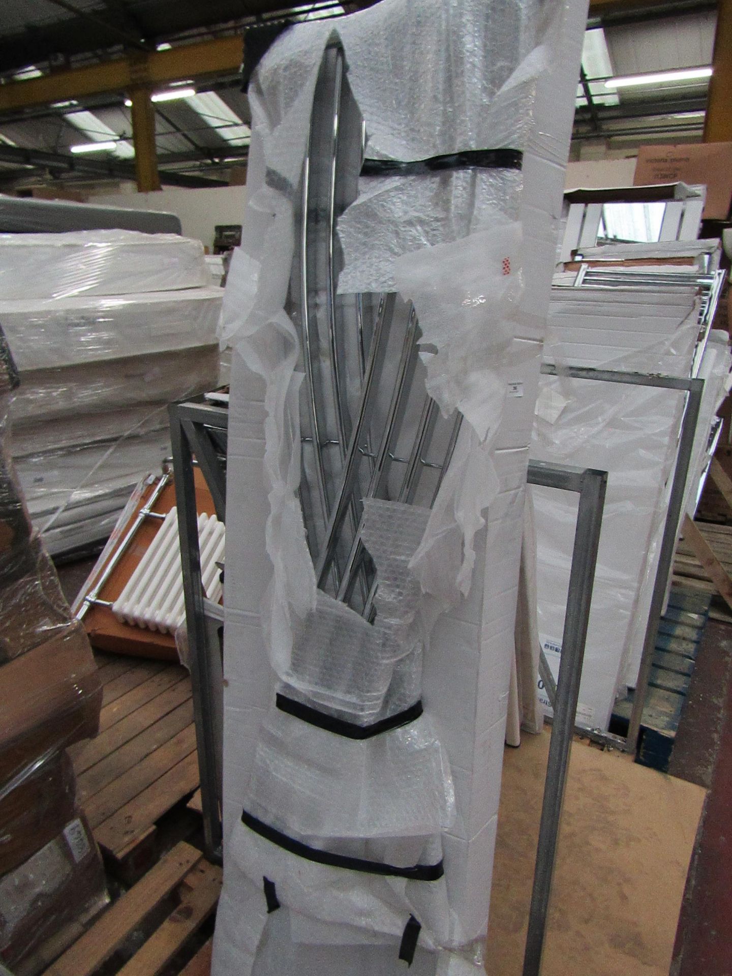 Loco straight towel radiator 1800 x 500, ex-display and boxed. Please note, this lot may contain