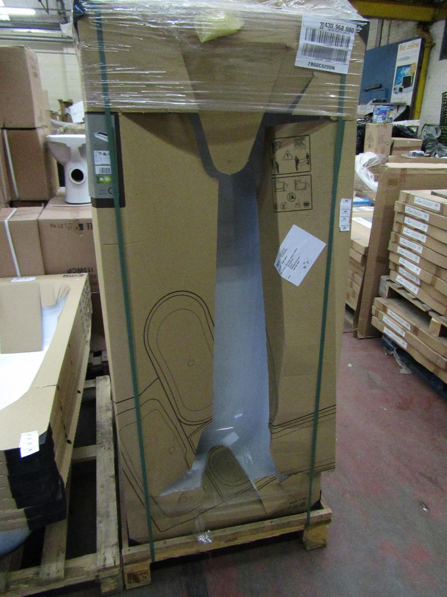 Roca Contesa 1600 x 700 0TH bathtub, new and packaged.