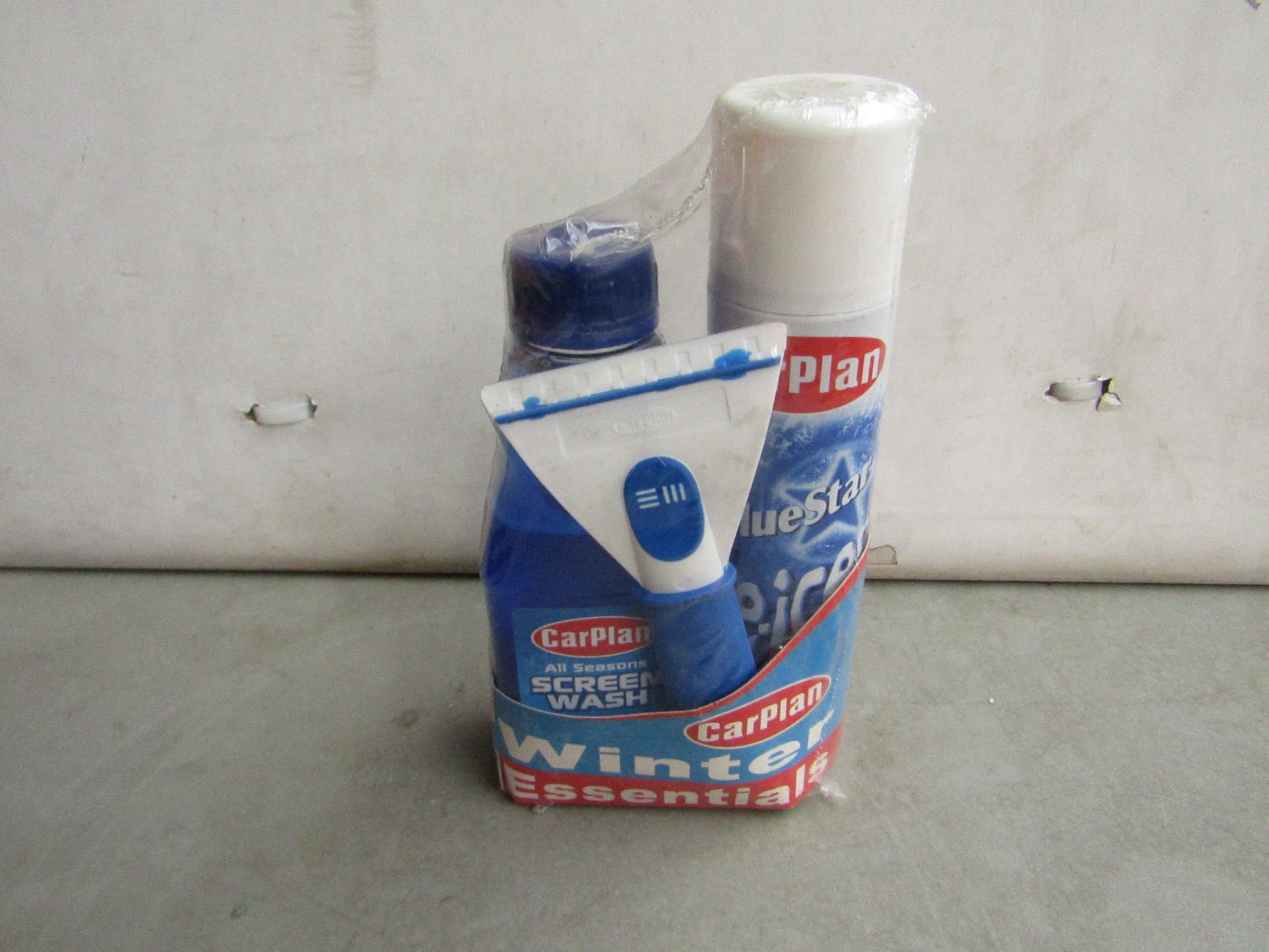 Carplan - Winter Clear Screen Pack - Contains : 1x De-icer 300ml. 1x Screnwash Concentrate 500ml. 1x