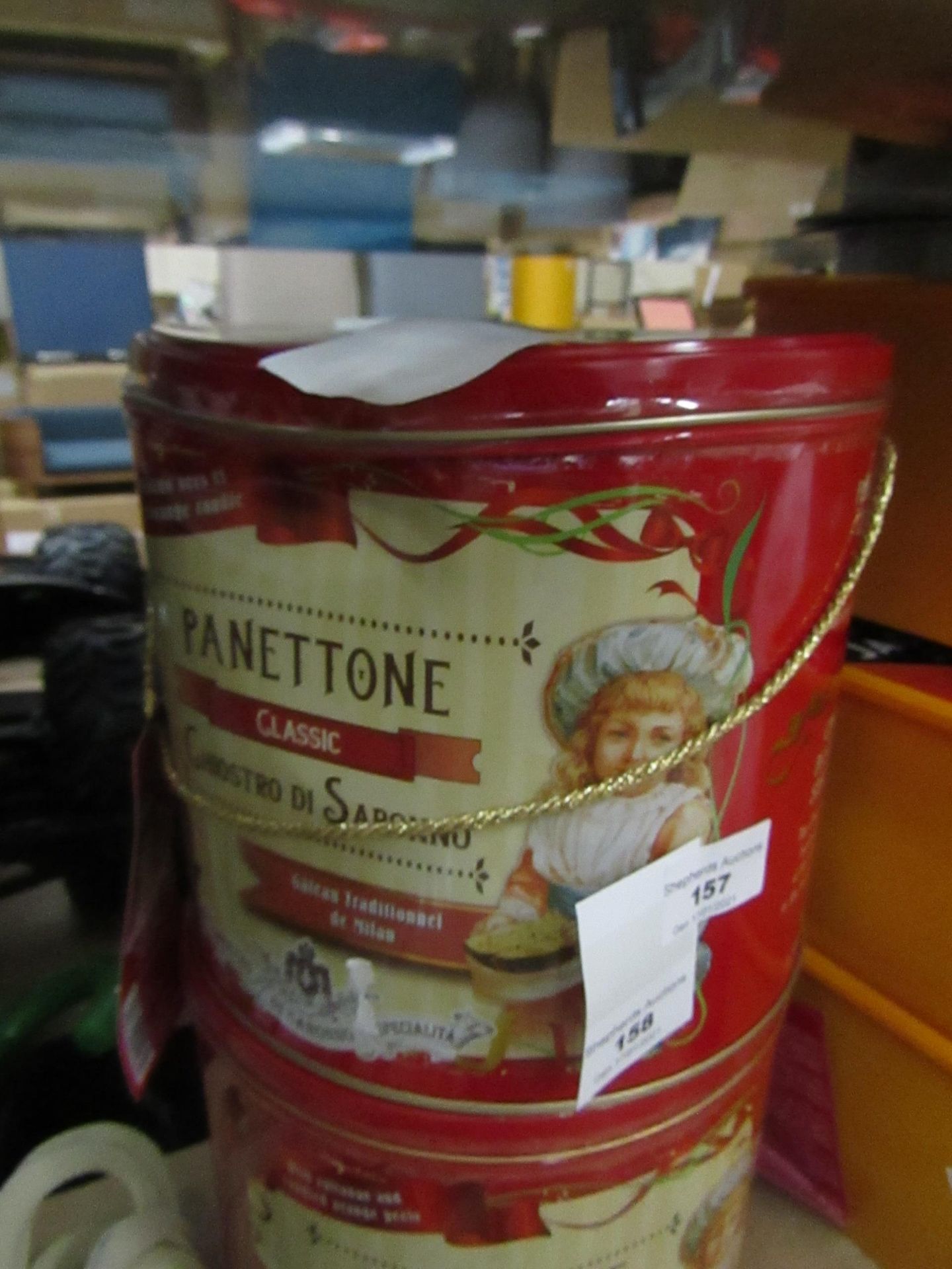 Panettone - Classic Cake in a tin (tin is dinted) 1kg. BB 12/8/21