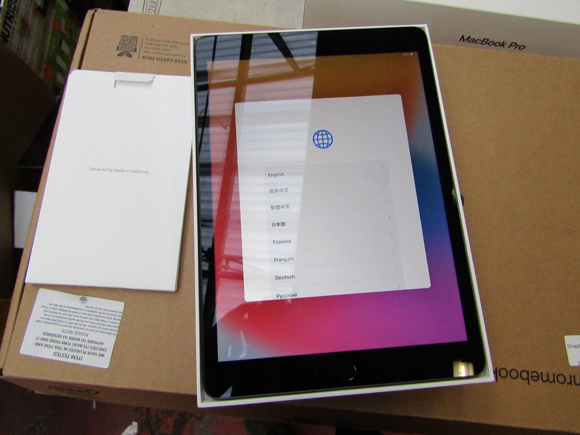 Apple iPad 8th Gen 2020 10.2in Wi-Fi 32GB, tested working but has a single crack on the glass,