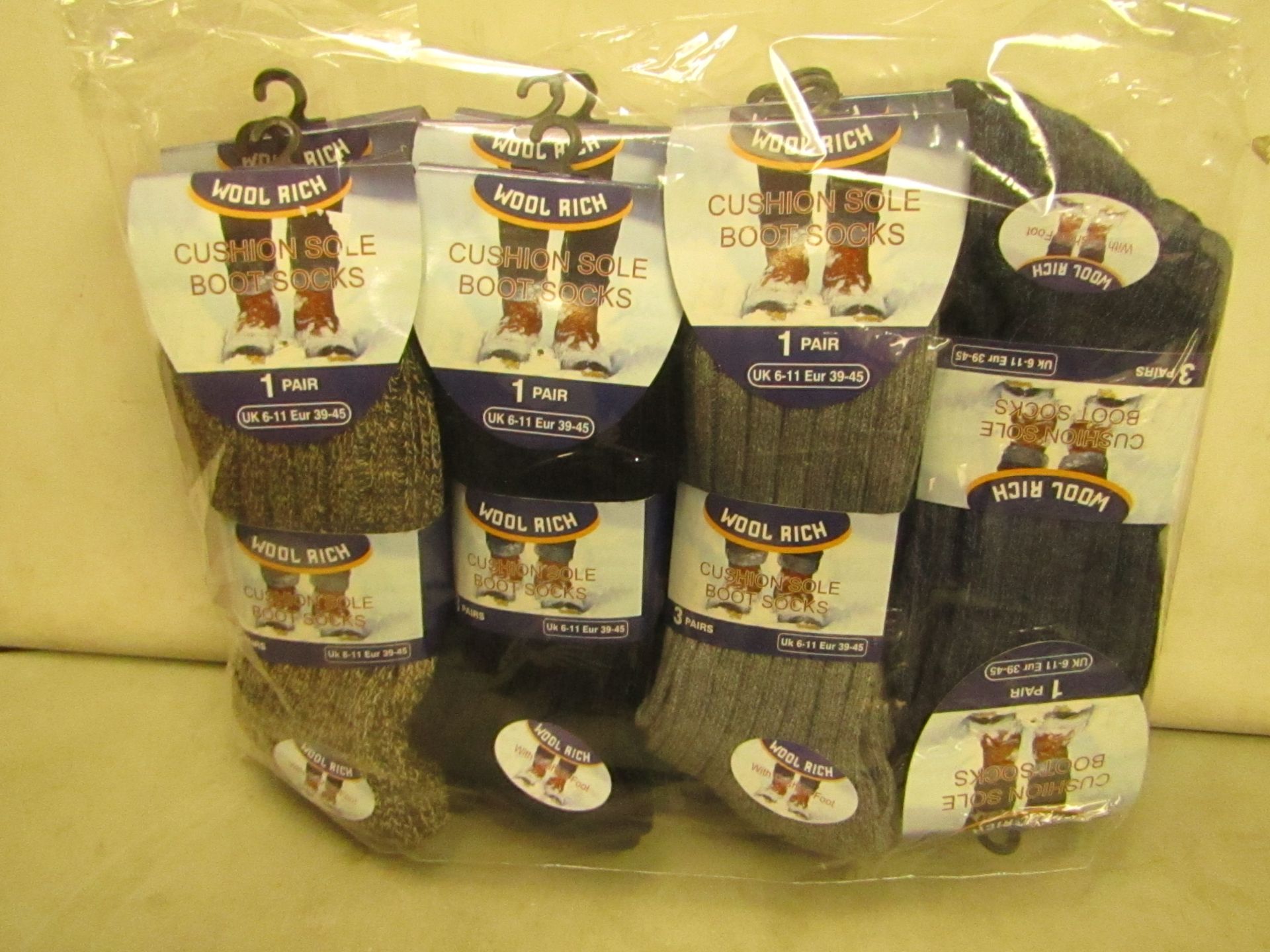 12 X Pairs of Wool Rich Cushion Sole Boot Socks Size 6-11 New & Packaged