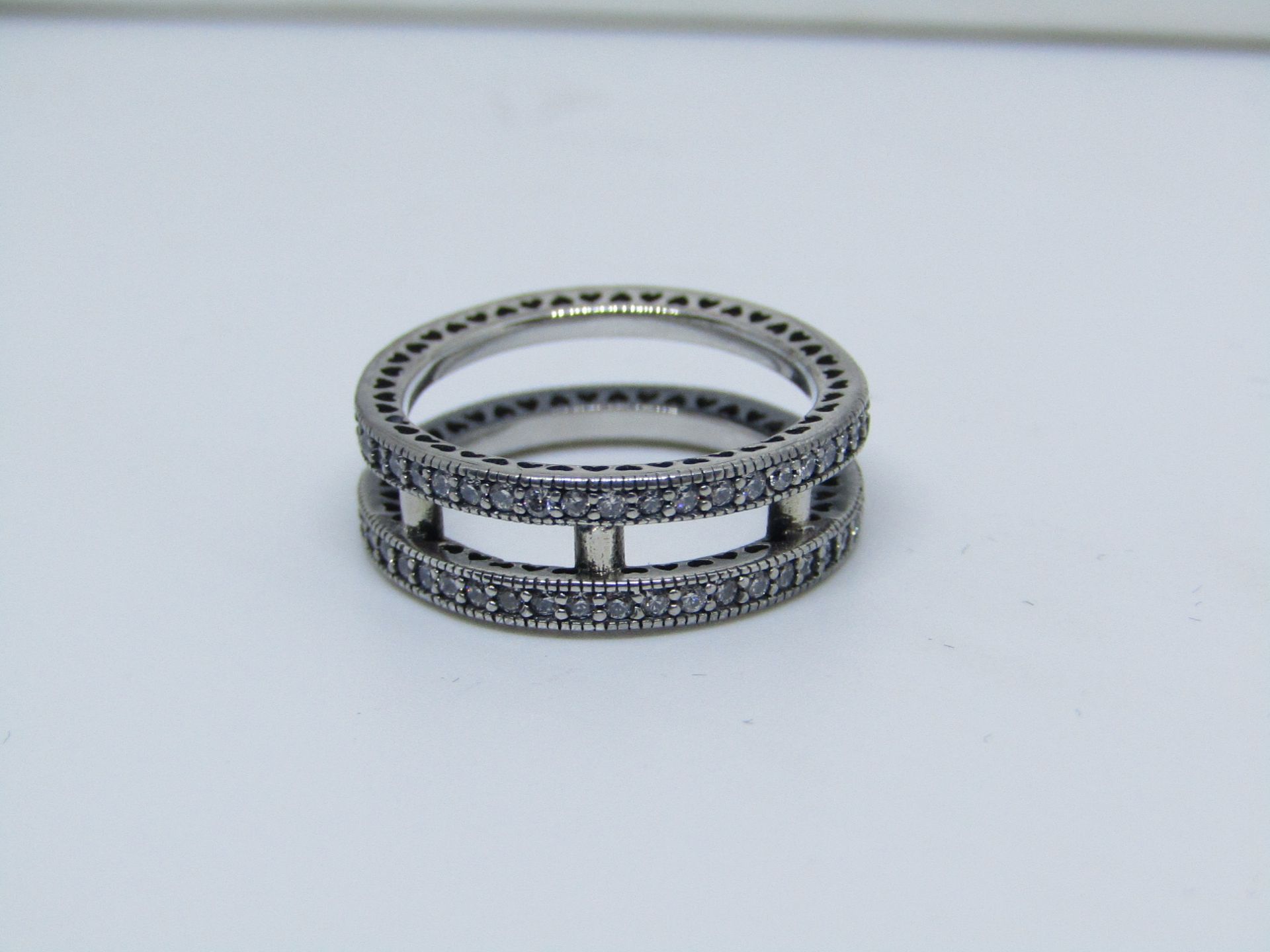 Pandora Flip Ring size 52, new in presentation box