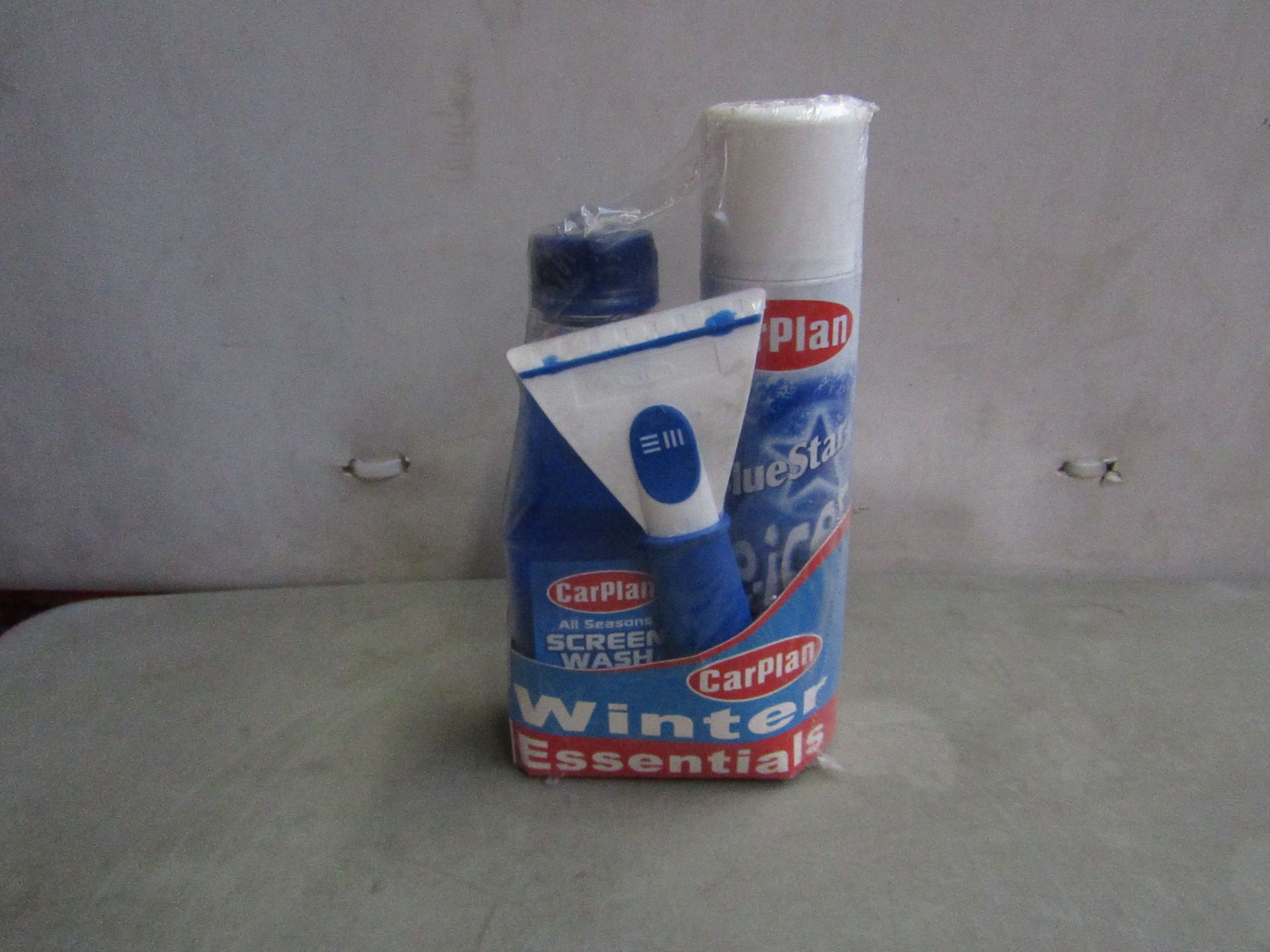 Carplan - Winter Clear Screen Pack - Contains : 1x De-icer 300ml. 1x Screnwash Concentrate 500ml. 1x