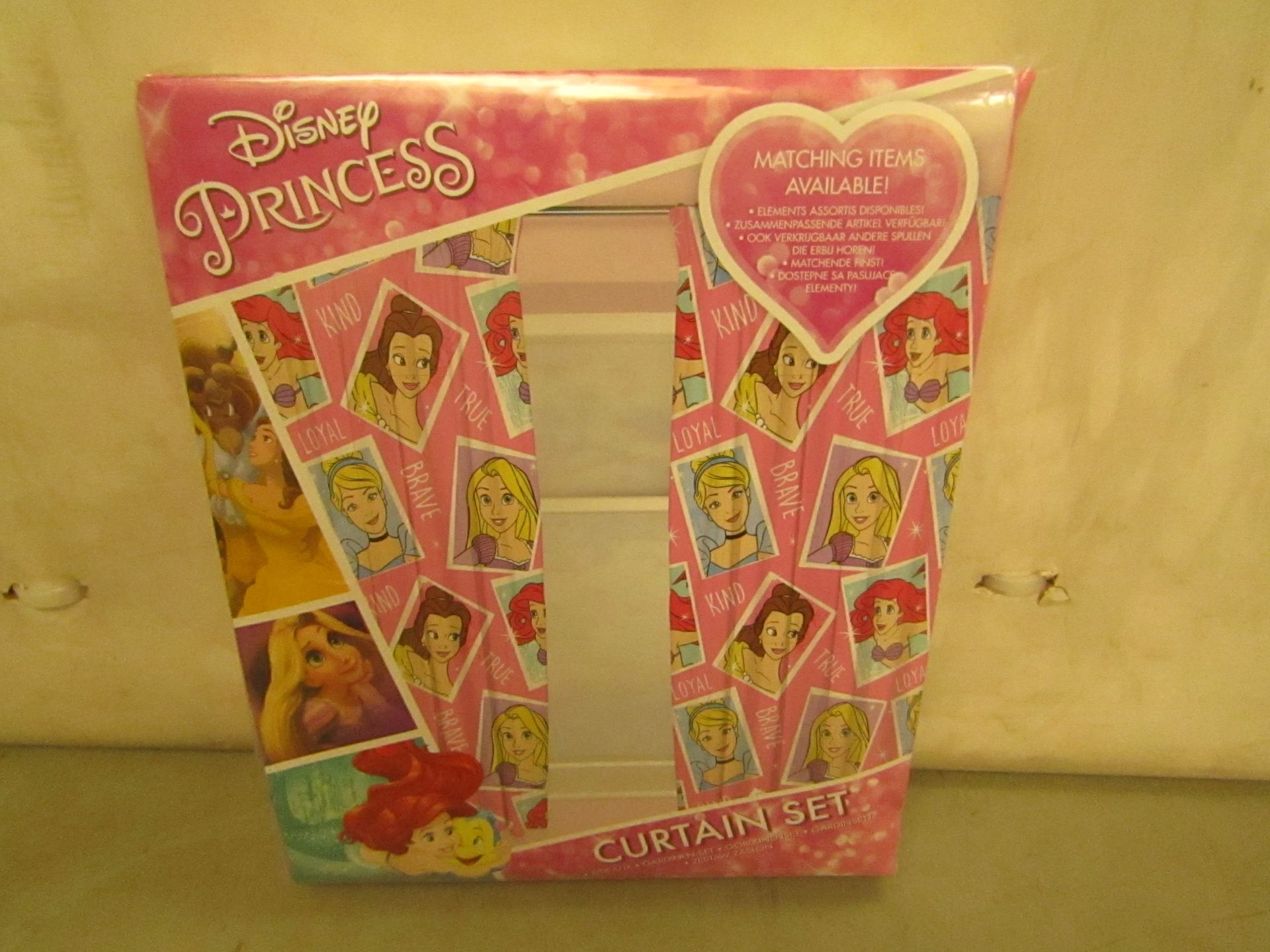 Disney Princess Curtains 66 X 72 "168 X 183 CM (No Tie Backs)New in Packaging