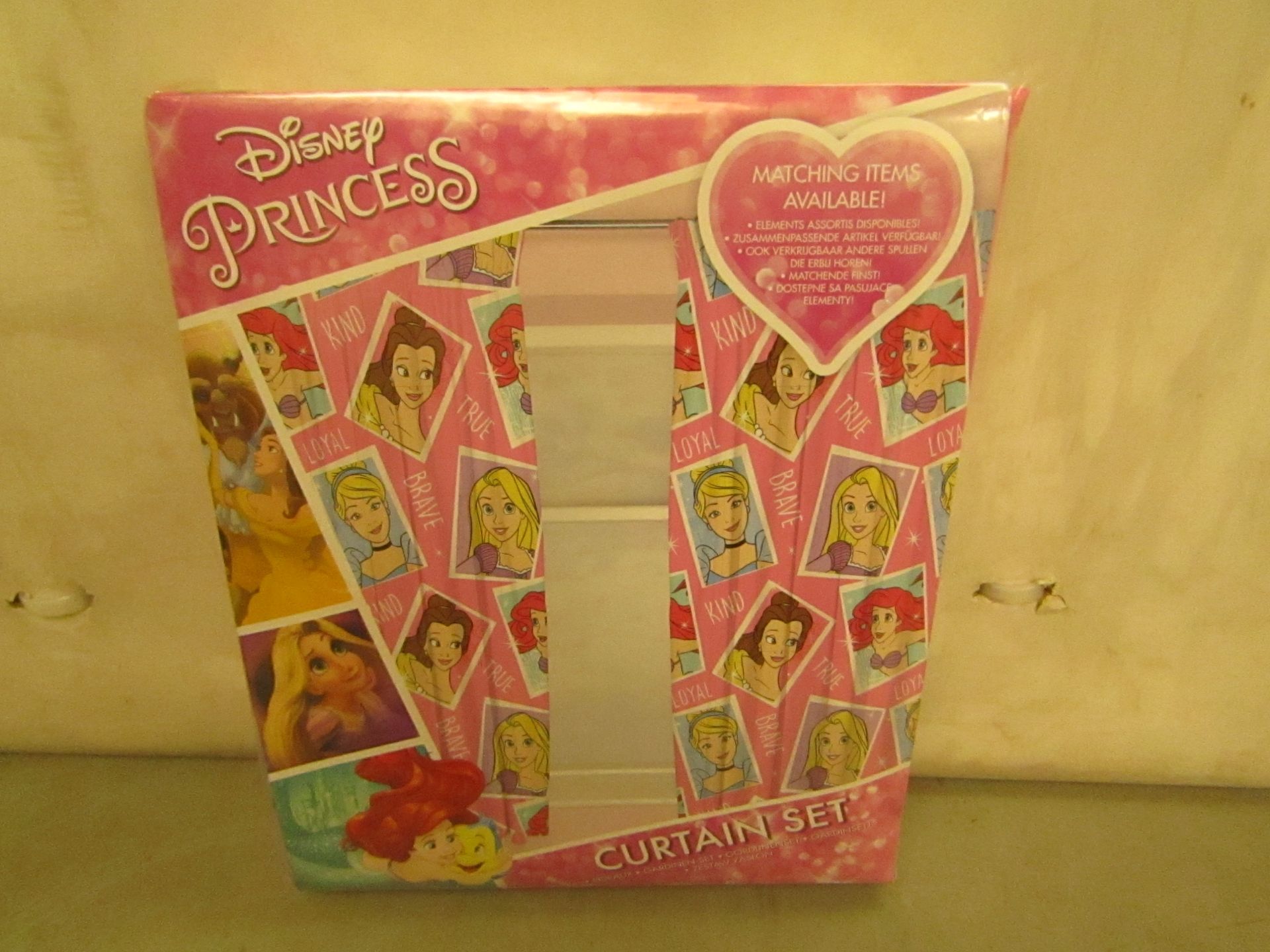 Disney Princess Curtains 66 X 72 "168 X 183 CM (No Tie Backs)New in Packaging
