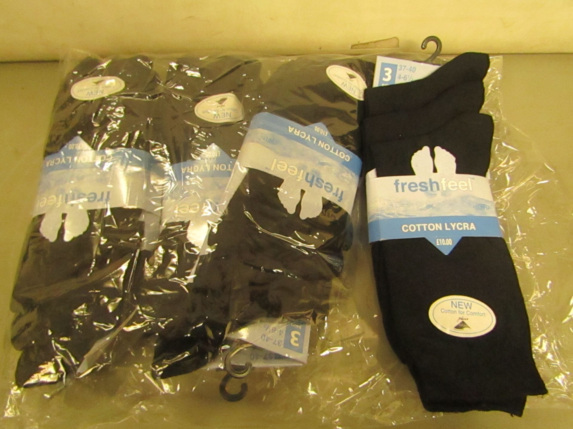 12 X Pairs of Fresh Feel Socks Black Size 4-6.5 New & ackaged