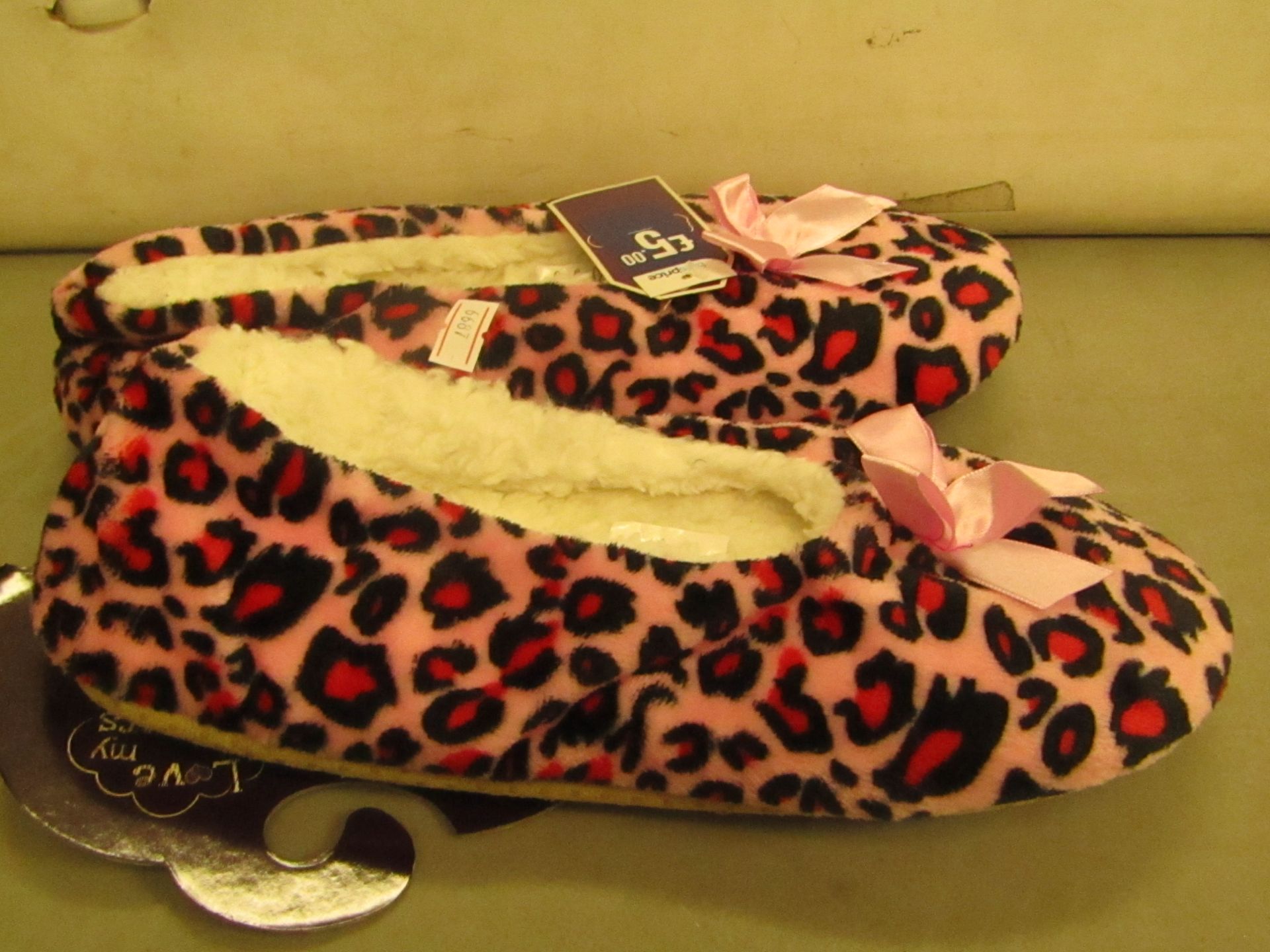 3 X Pairs of Ladies Slippers Pink Leopard Print Size 5/6 All New in Packaging