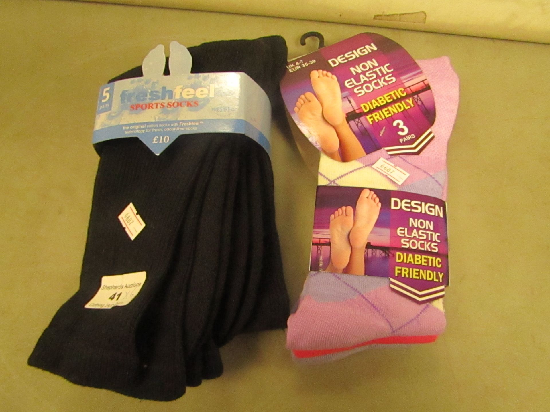 6 X Pairs of Socks Being..3 X Ladies Size 4-7 & 3 X Mens Black Sport Socks All New