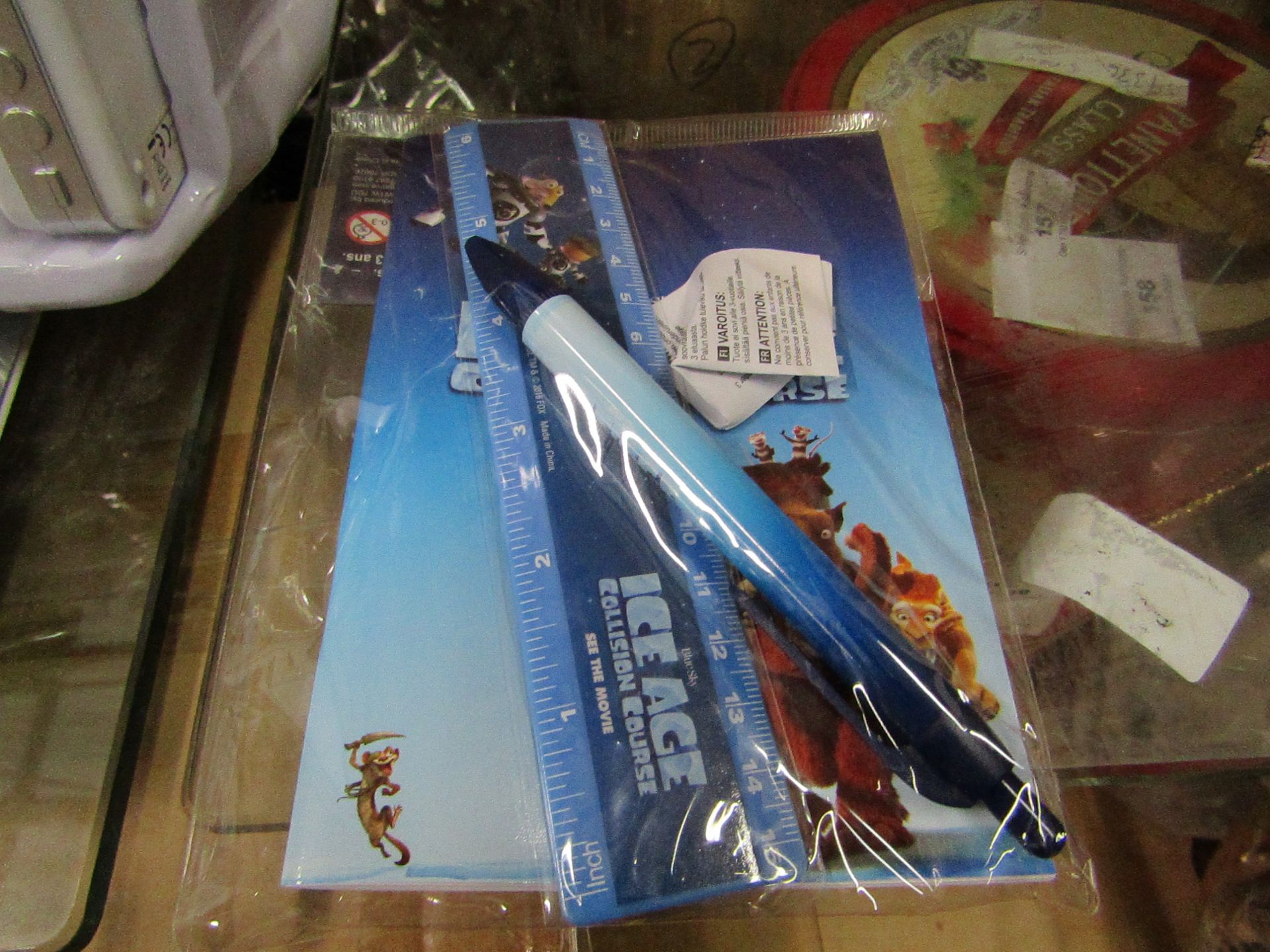 2x Ice age collision course stationery set, New & Packaged