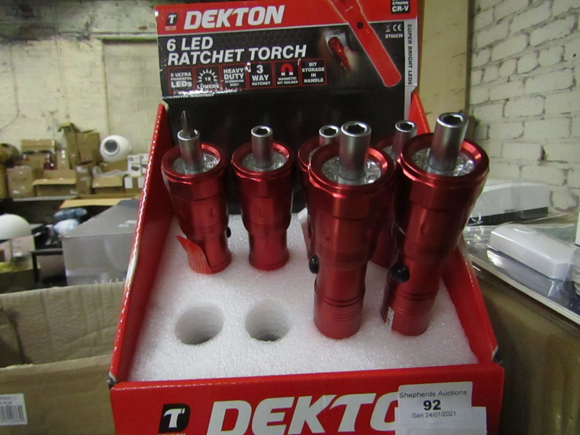 Dekton - 6 LED's Ratchet Torch - New.