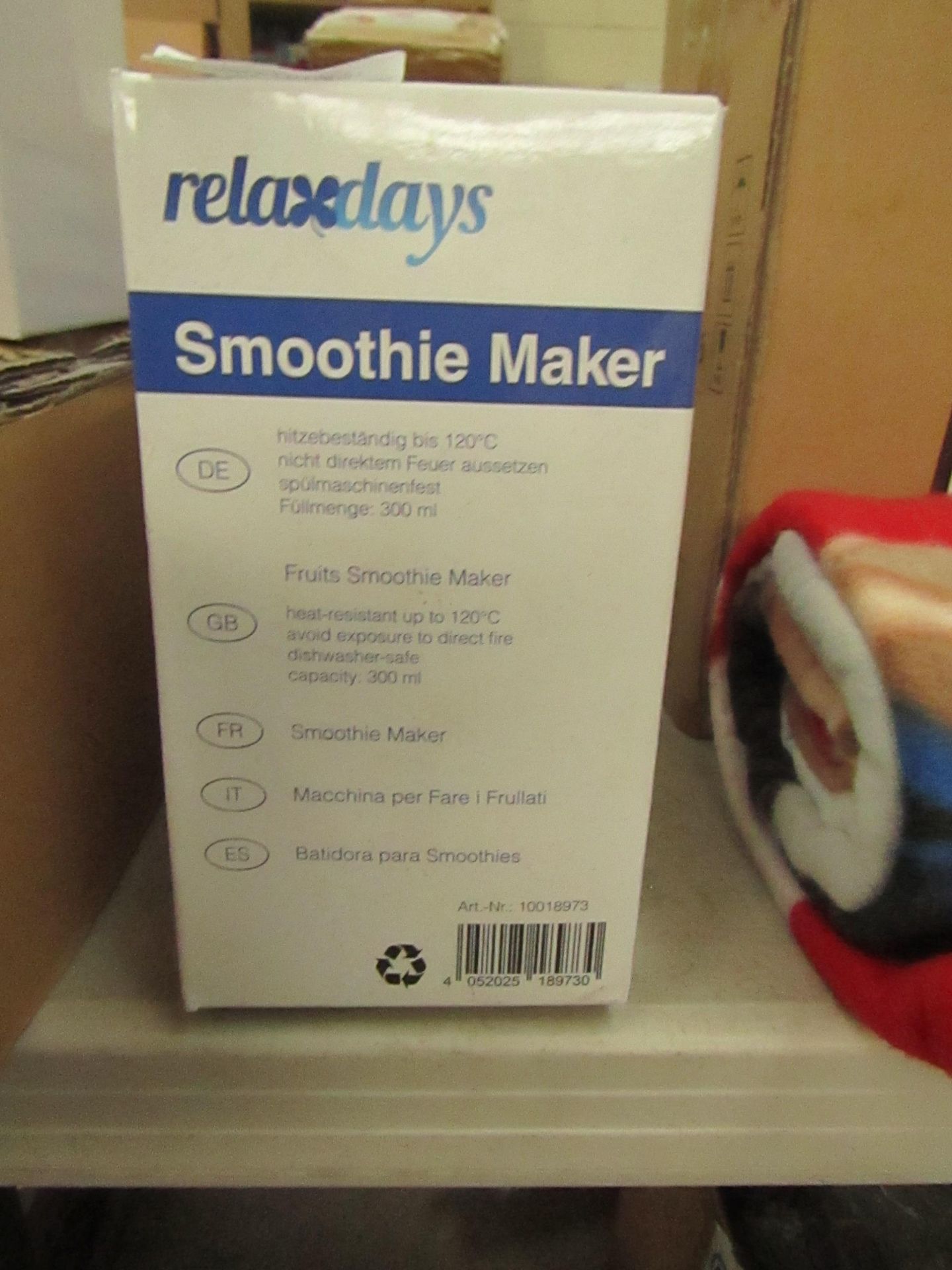 2x Relax Days smoothie makers, unchecked and boxed.