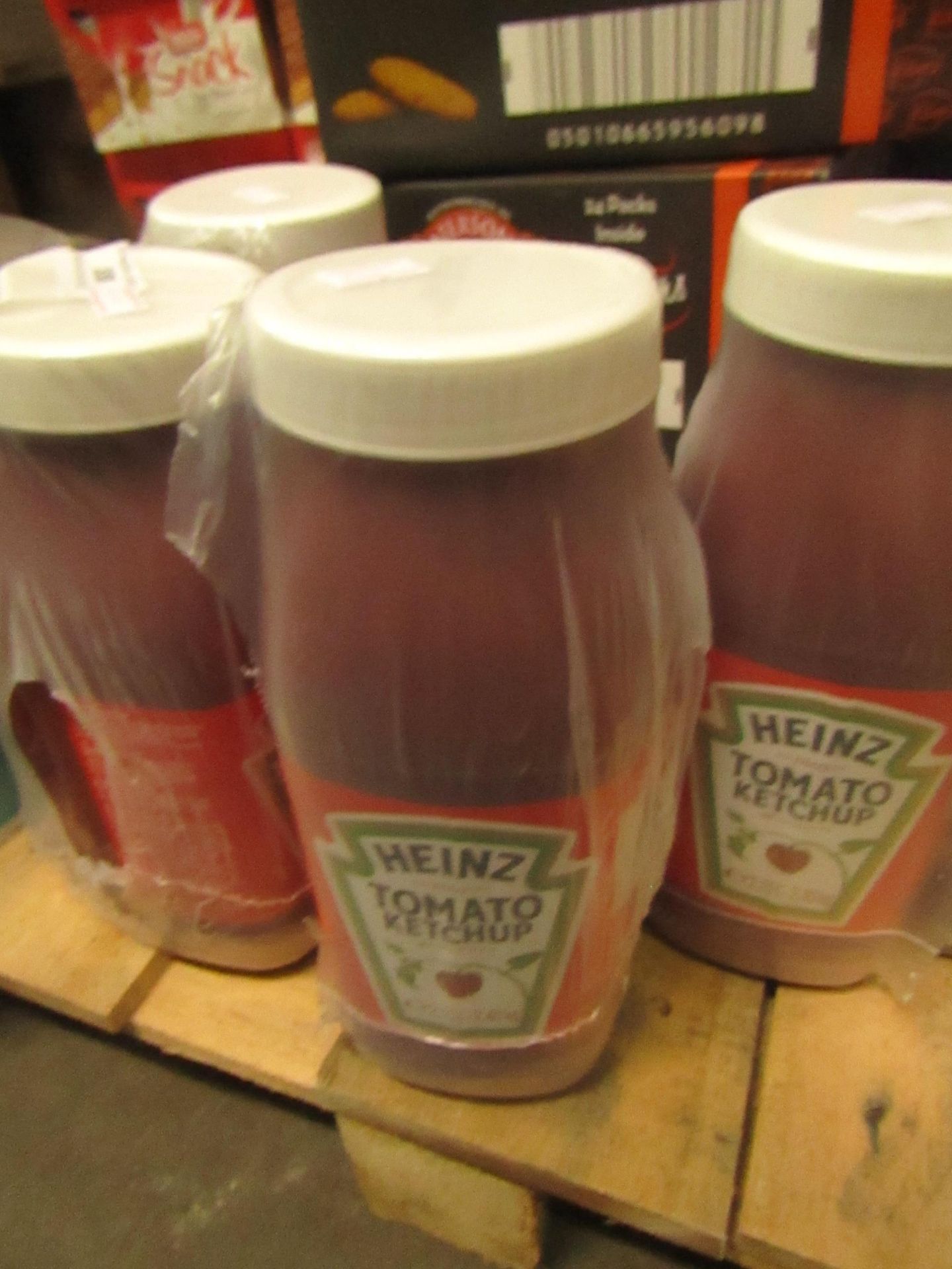 Heinz tomato ketchup 2.4kg. BB 01-05-21