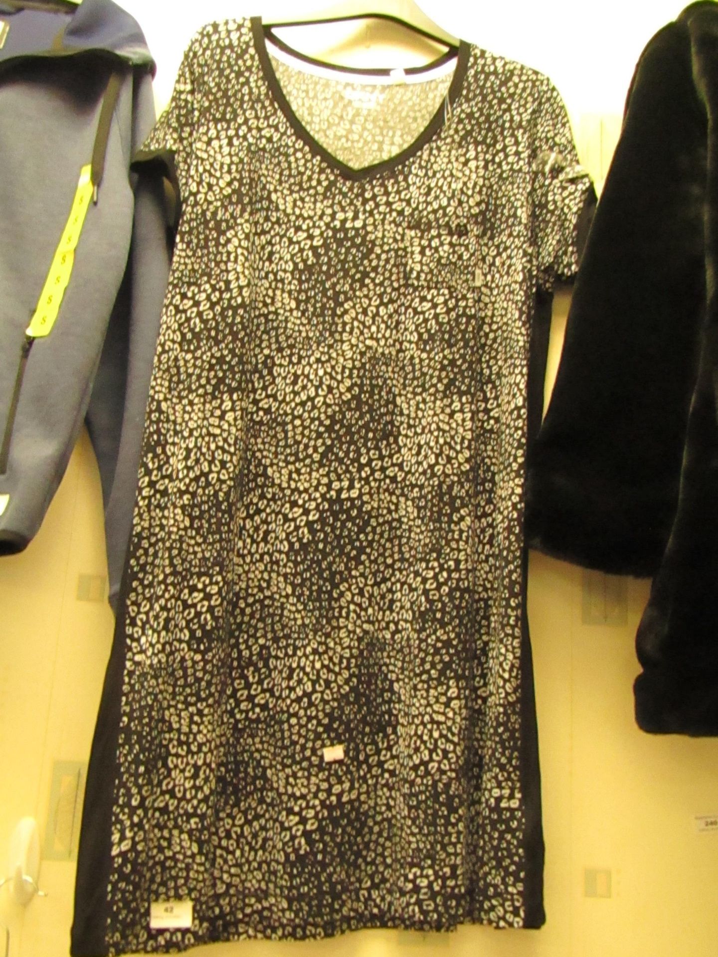 DKNY Dress Size 16 Has Been Worn