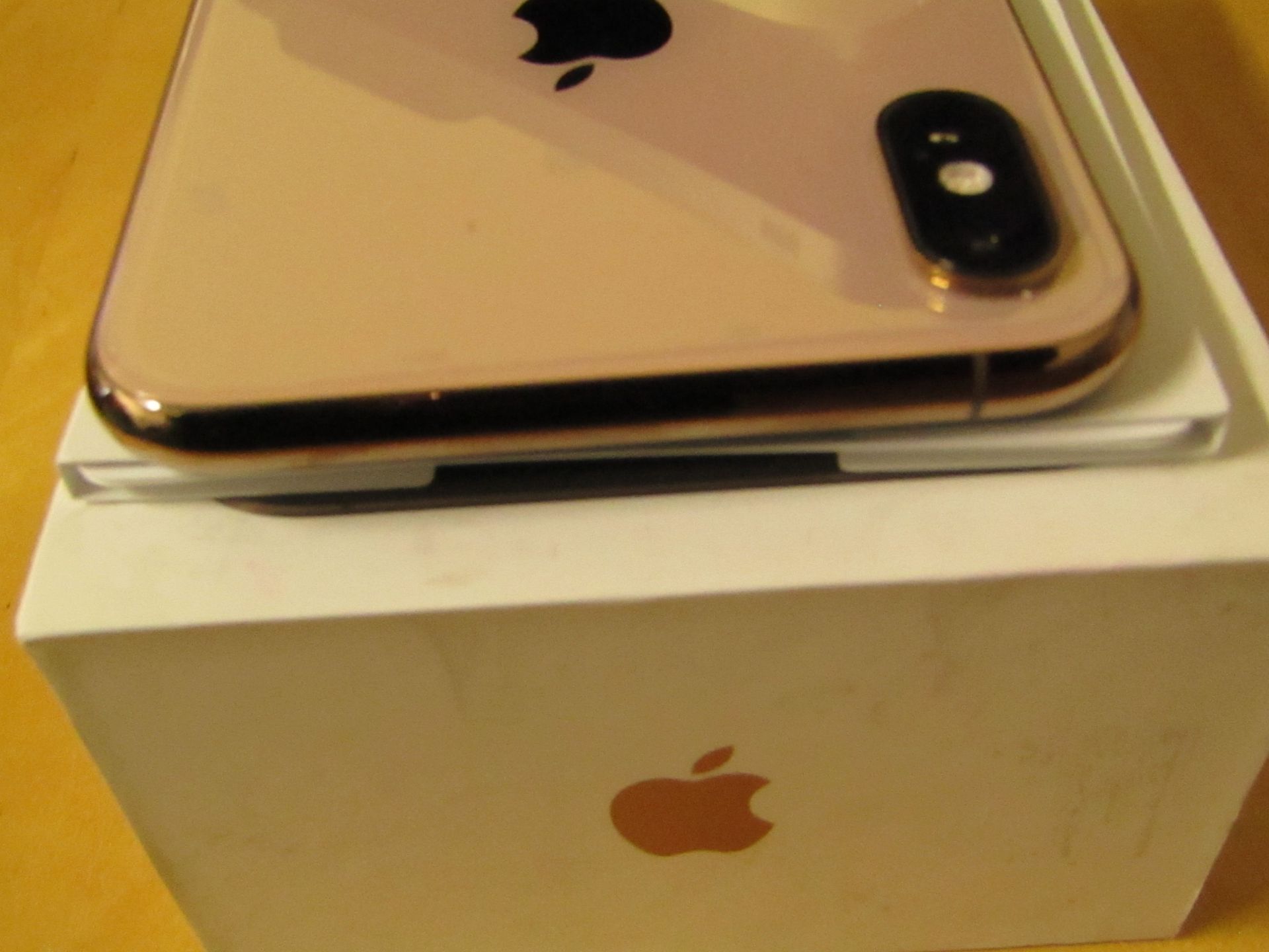 **NO VAT**  iPhone XS Max Rose Gold 64GB, tested working in very good condition with unused original - Image 7 of 8