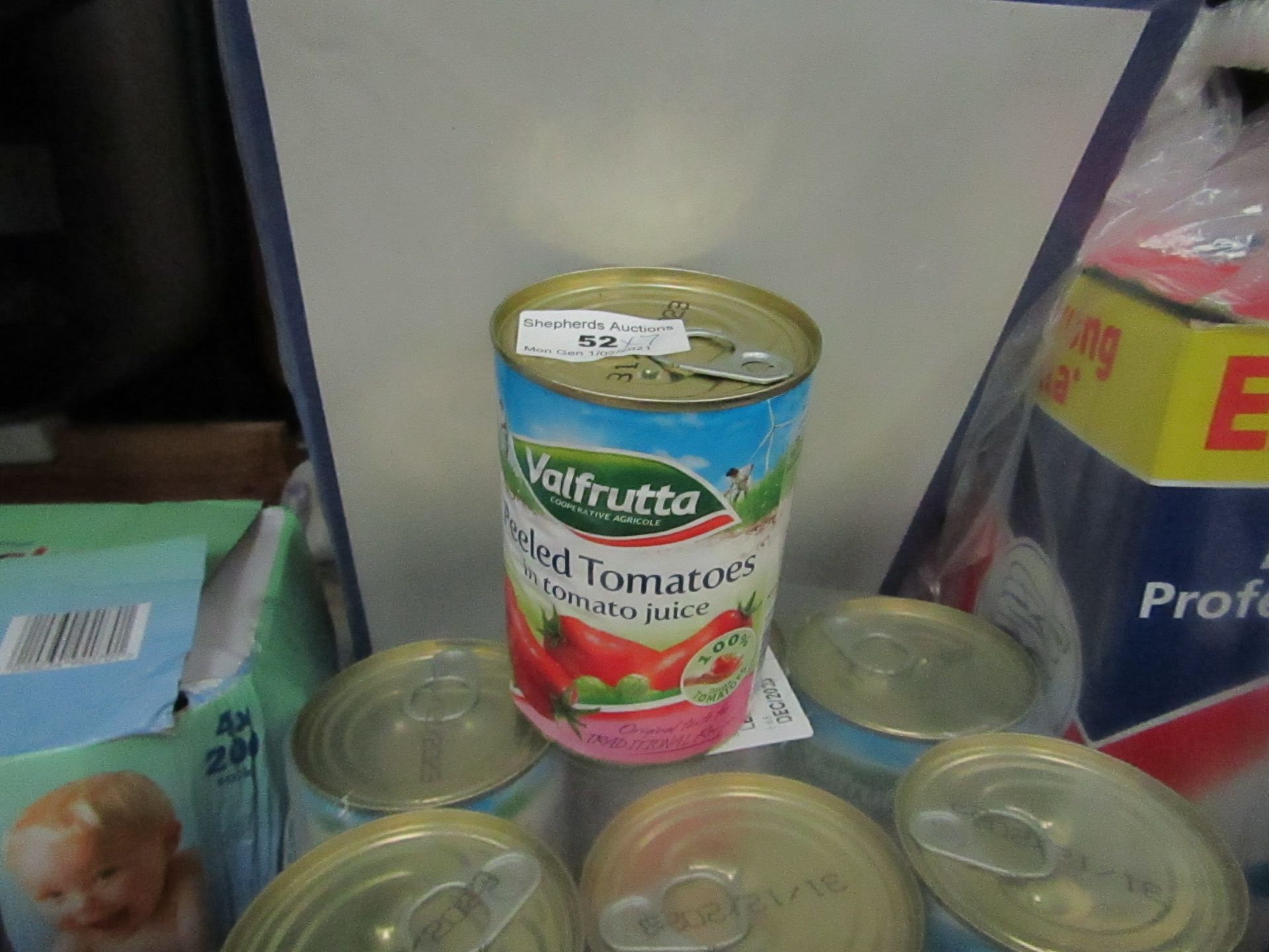 30 X 400g tins of Valfrutta Peeled Tomatos in tomato juice damaged packaging Best before 31/12/2023