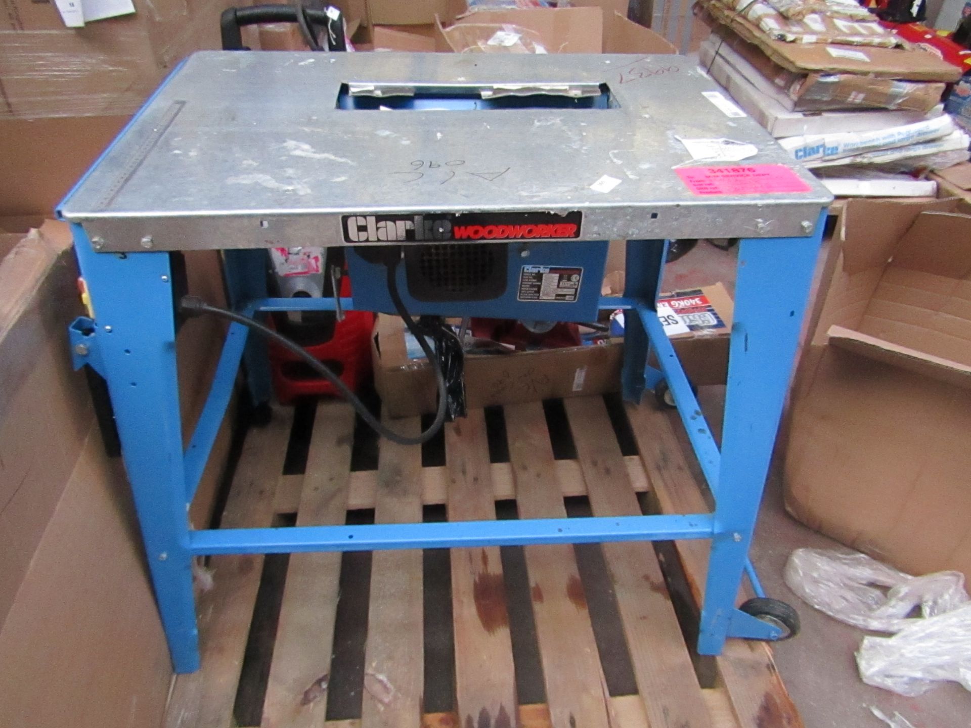 Electric table saw, This lot is a Machine Mart product which is raw and completely unchecked and