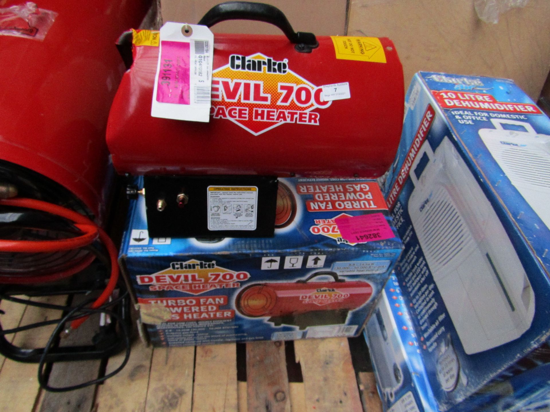 1x Clarke Devil 700 Space Heater, 1x Clarke Devil 700 Space Heater, This lot is a Machine Mart