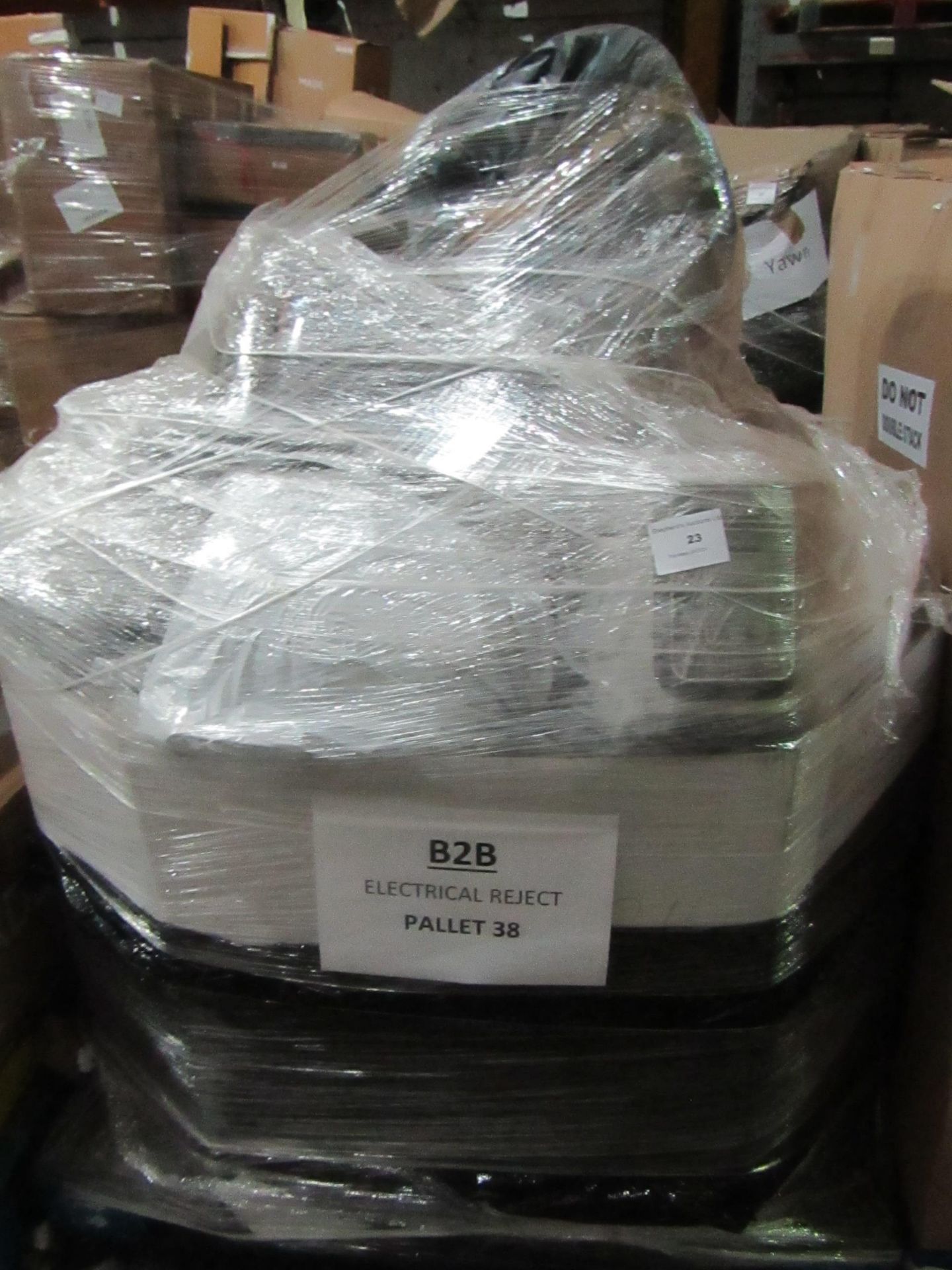 | 1X | PALLET OF APPROX 15 -20  RAW RETURN ELECTRICAL AND AIR BED ITEMS WHICH TYPICALLY INCLUDE