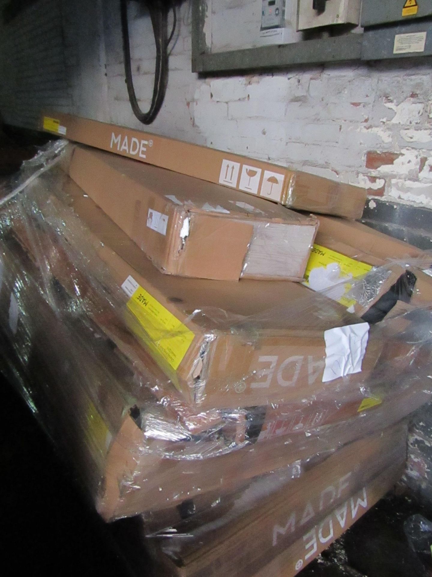 | 1X | PALLET OF MADE.COM RAW CUSTOMER RETURNS, CONDITION CAN RANGE BETWEEN NEW, UNWANTED, BROKEN OR