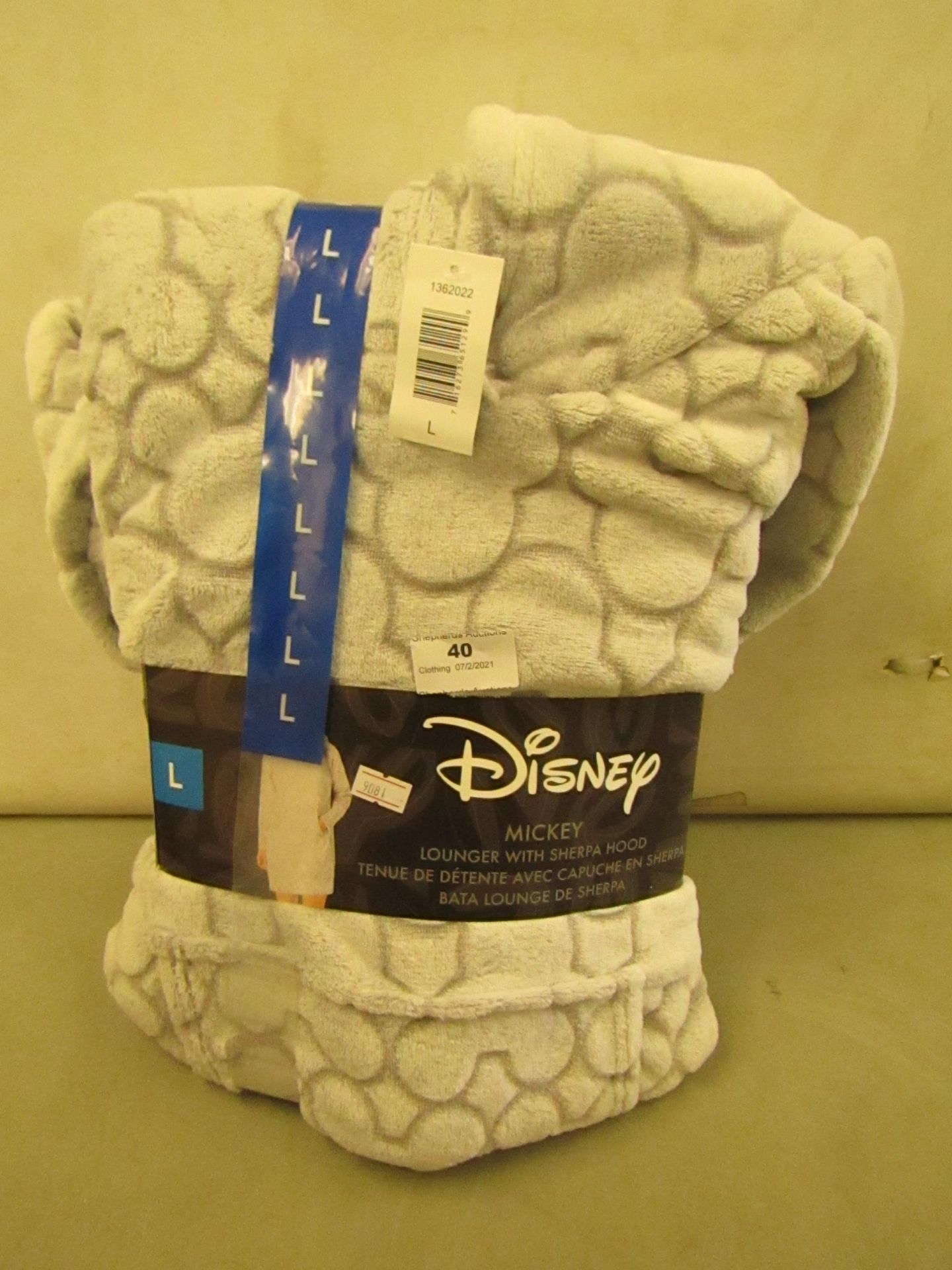 Disney Mickey Lounger With Sherpa Hood Size L New in Packaging