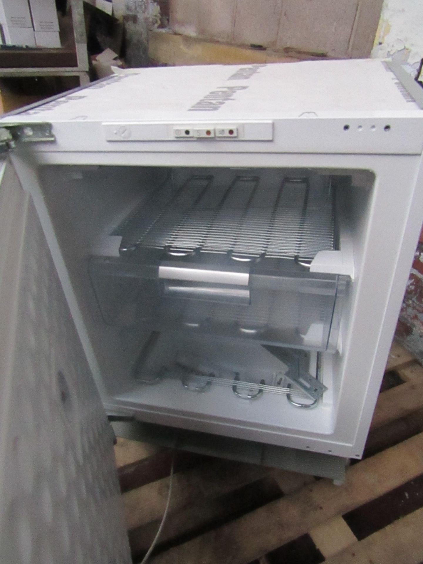 Neff intergrated under-counter .freezer, tested working, the plastic drawer front is cracked and - Image 2 of 2