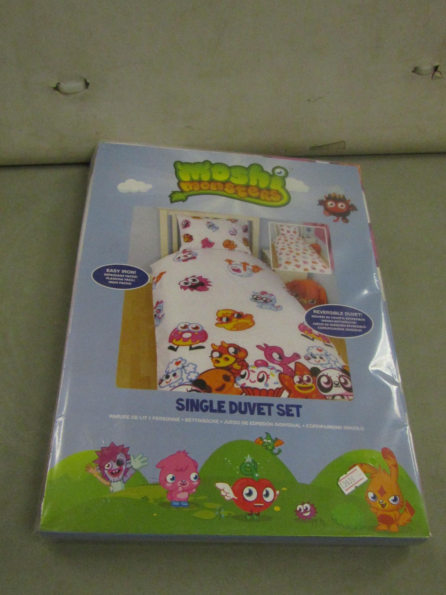 Moshi Monsteers single Duvet set new and packaged