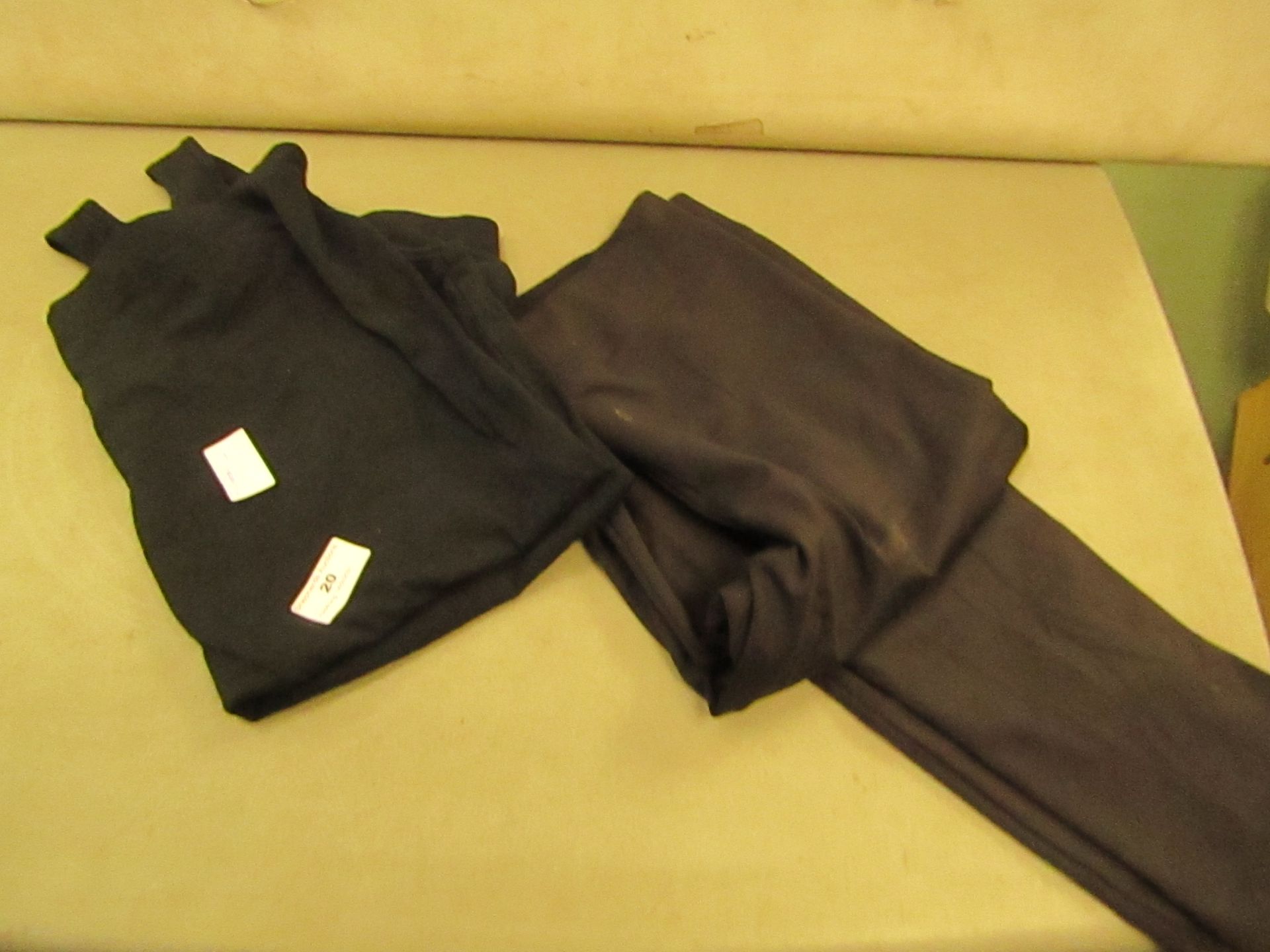 2 X Items Being 1 X Maiden Form Leggings Size M & 1 X Jane Bleecker Top Size L
