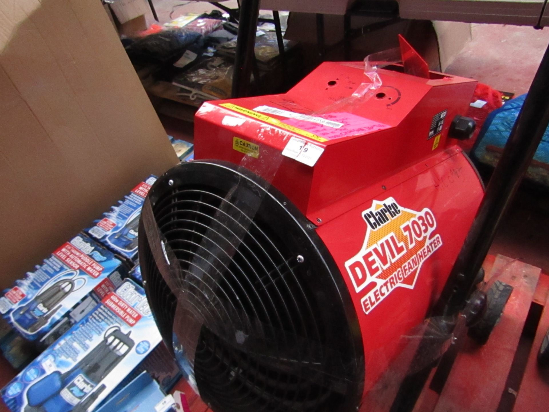1x Clarke Devil 7030 Electric Fan Heater, This lot is a Machine Mart product which is raw and