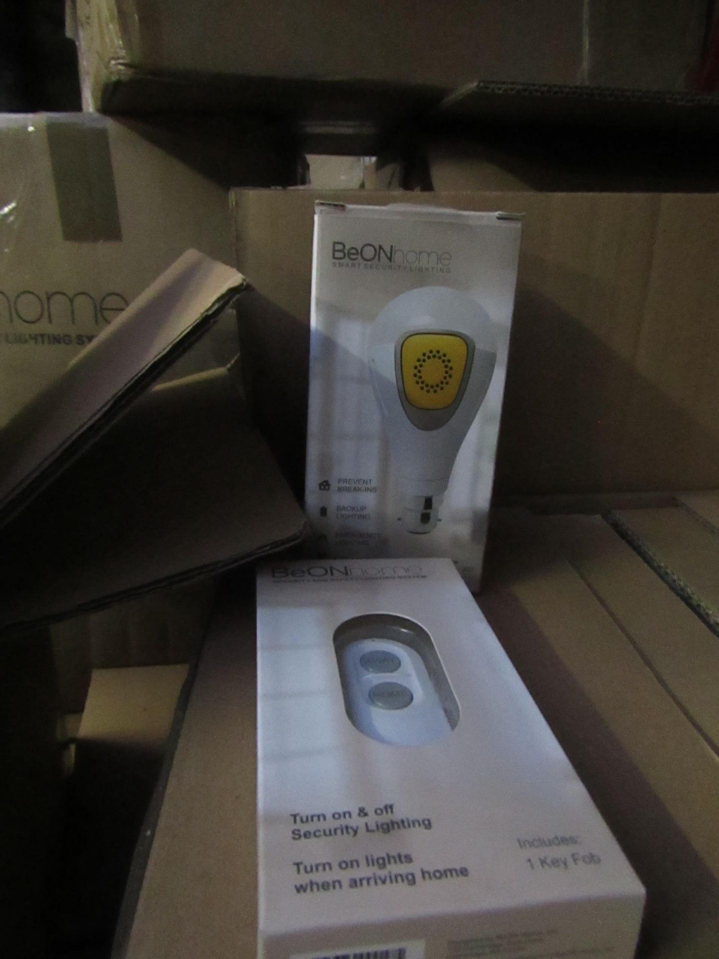 BeONhomesmart security light bulb with remote control (2 boxes) new and boxed