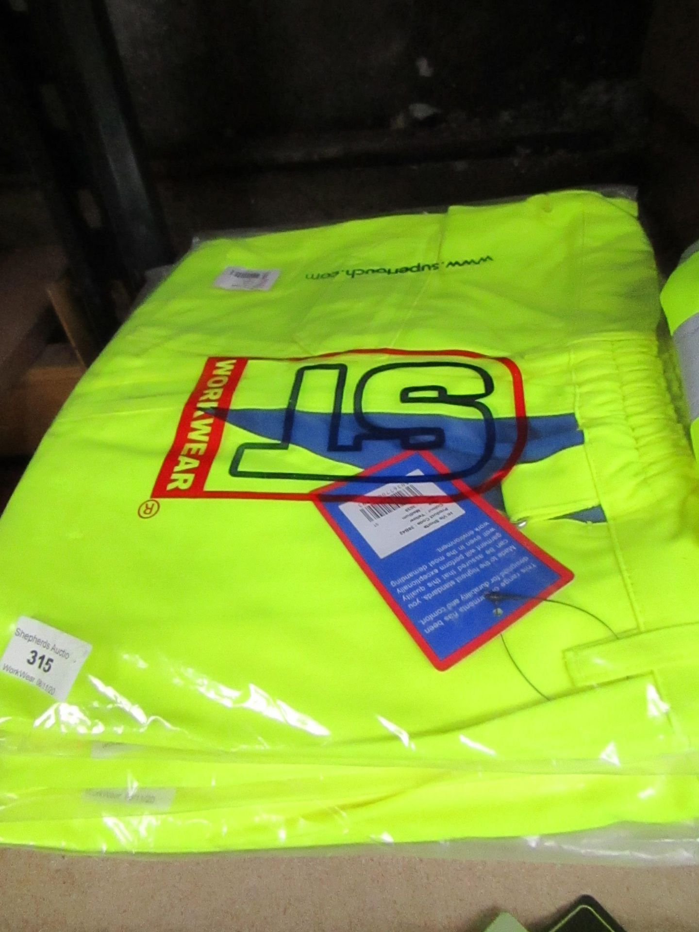 1x ST WorkWear - Polycotton Hi-Vis Yellow Cargo Shorts - Size Medium - Unused & Packaged.