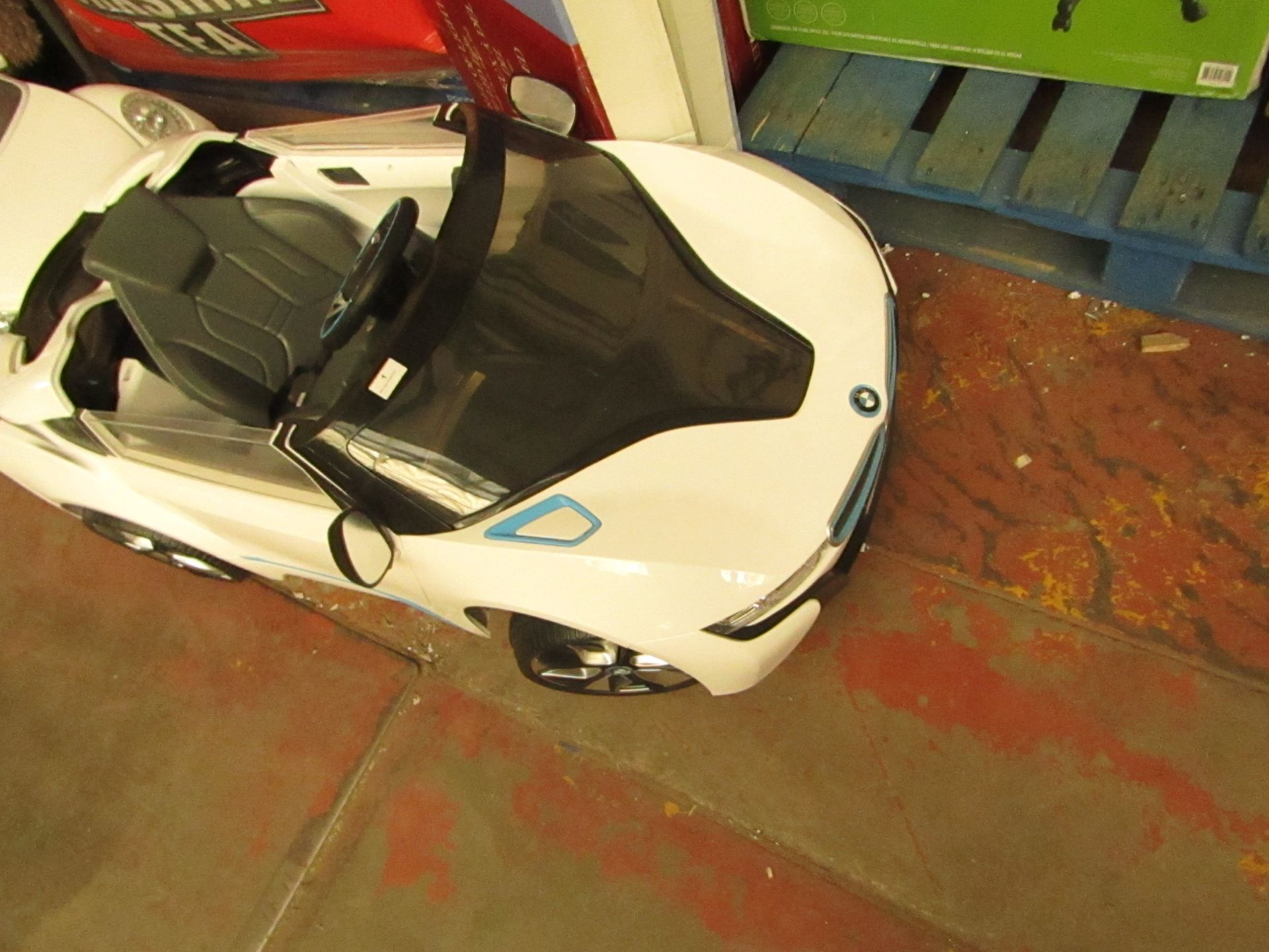 BMW I8 Spyder - Ride-on Electric Car - Battery Doesn’t Charge, No Visible Damage.