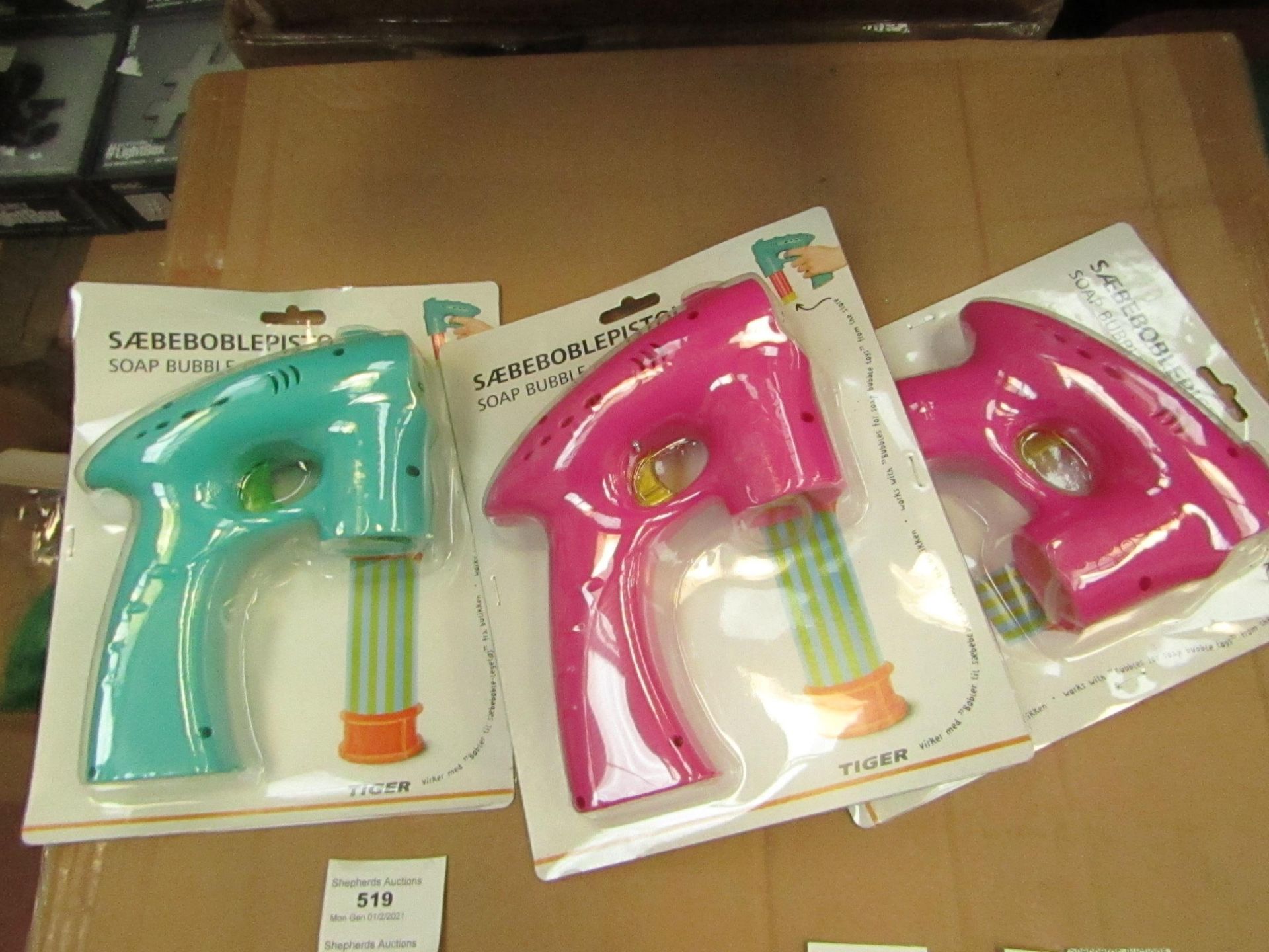 6 x Soap Bubble Guns - New & packaged