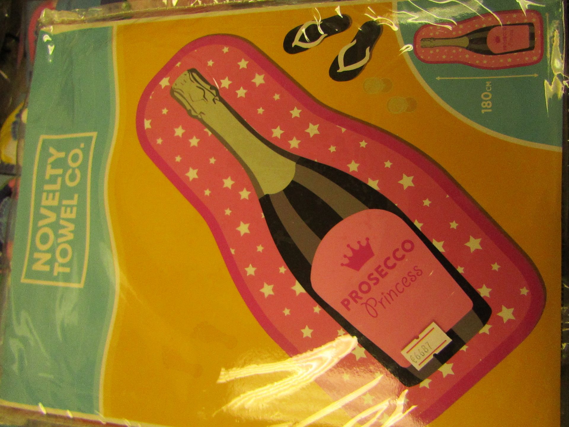 1 x Novelty Towel Co. Prosecco Princes Towel 91cm by 180cm new & packaged