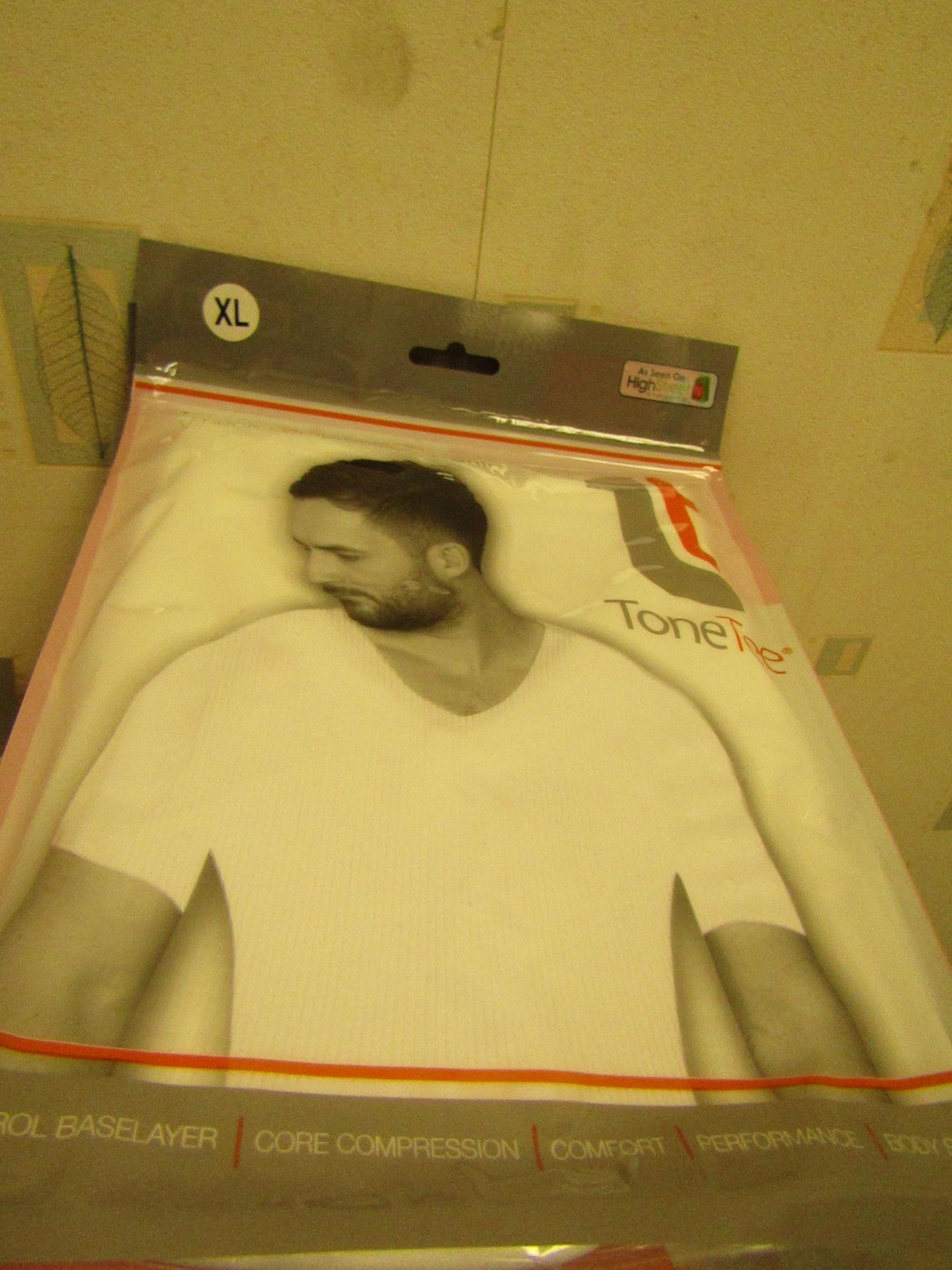 | 1x | MENS TONE TEE NECK COMPRESSION T-SHIRT WHITE SIZE XL | NEW & PACKAGED |
