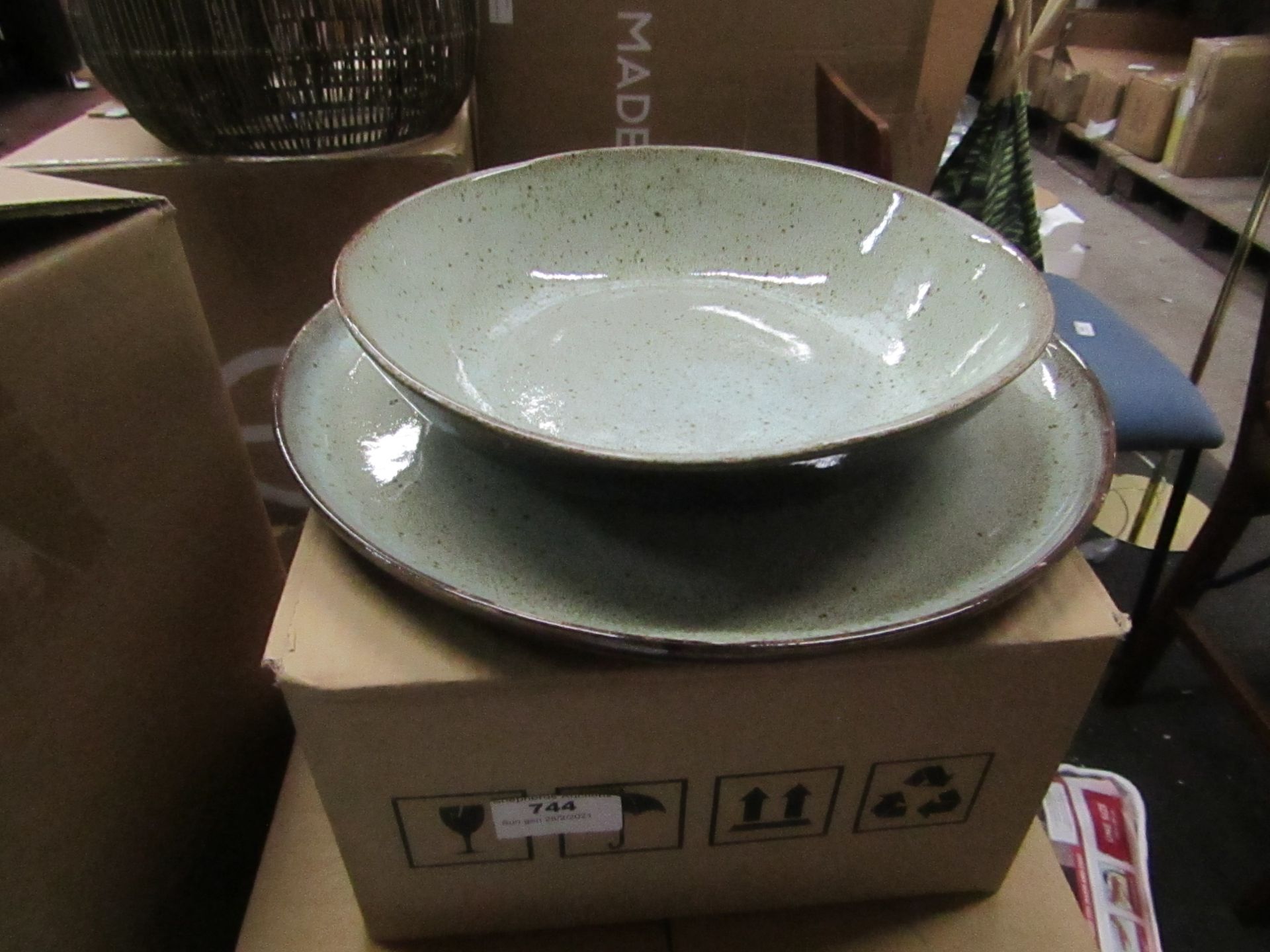 | 1x | MADE.COM CROCKERY SET, INCLUDES 4 PLATES AND 4 BOWLS | UNCHECKED AND BOX | RRP £-|