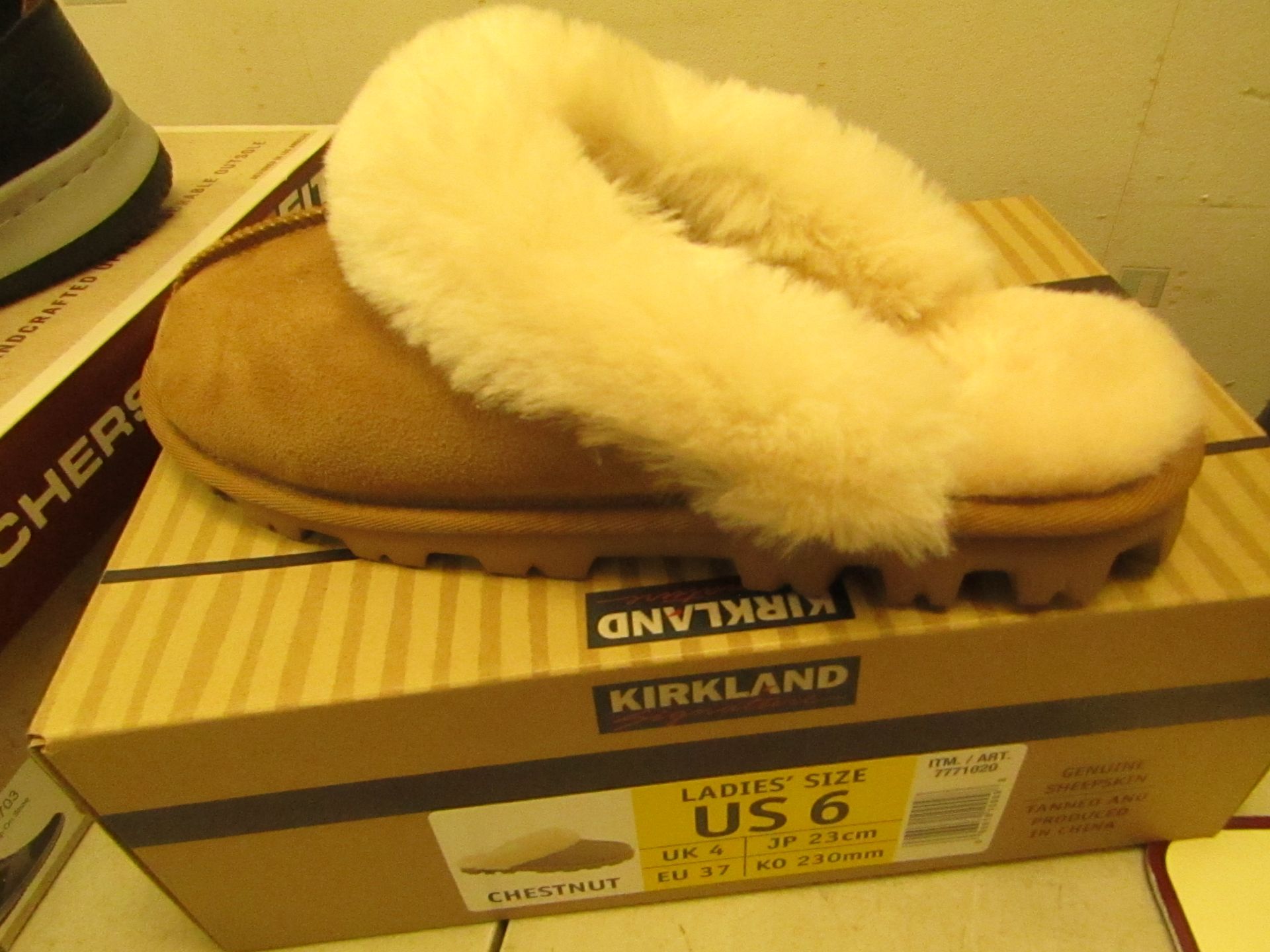 1 x Kirland Signature Ladies Sheepskin Chestnut Mules size 4 (UK) new & boxed