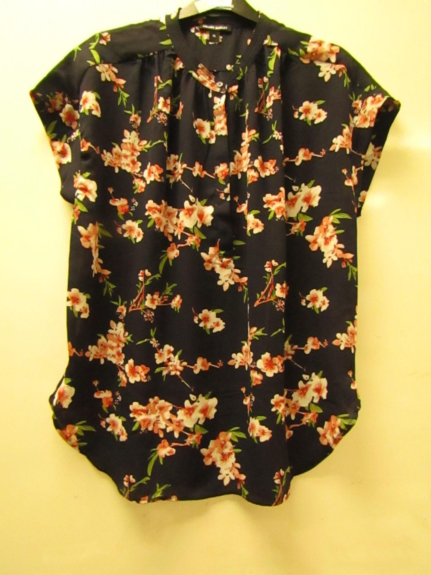 1 x Hilary Radley Kimono Style Blouse with Cuff Sleeve size S no tag see image for design